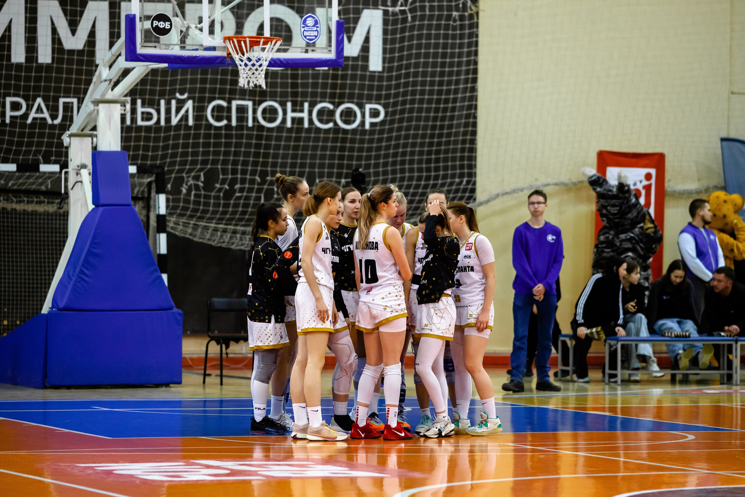 ЧГУ-Атланта — Ростов-ЮФУ / 1 игра. Фотография