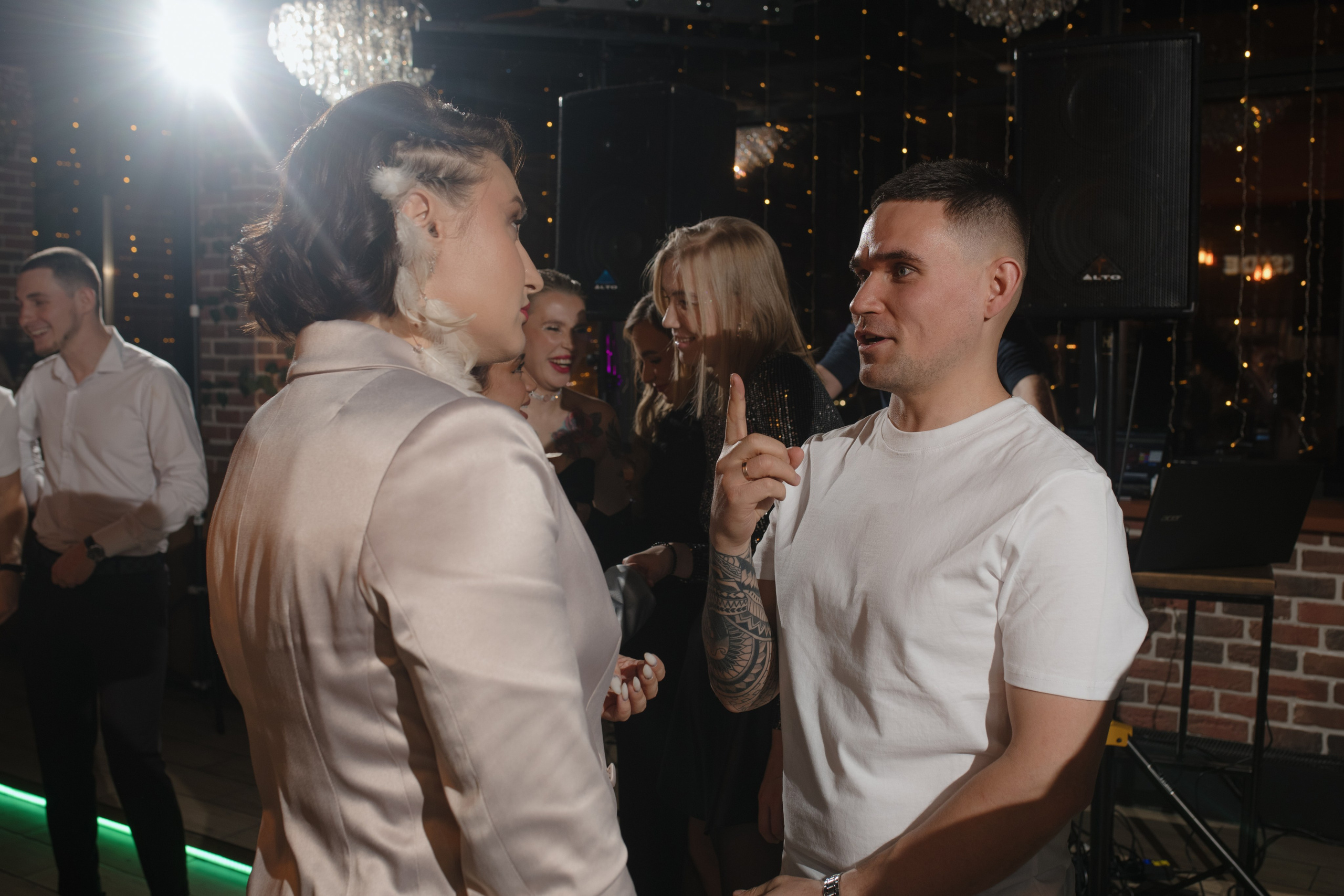 День рождения Томы — Let`s Talk Bar. Свадебный фотограф Екатеринбург/Челябинск — Любовь Волохова