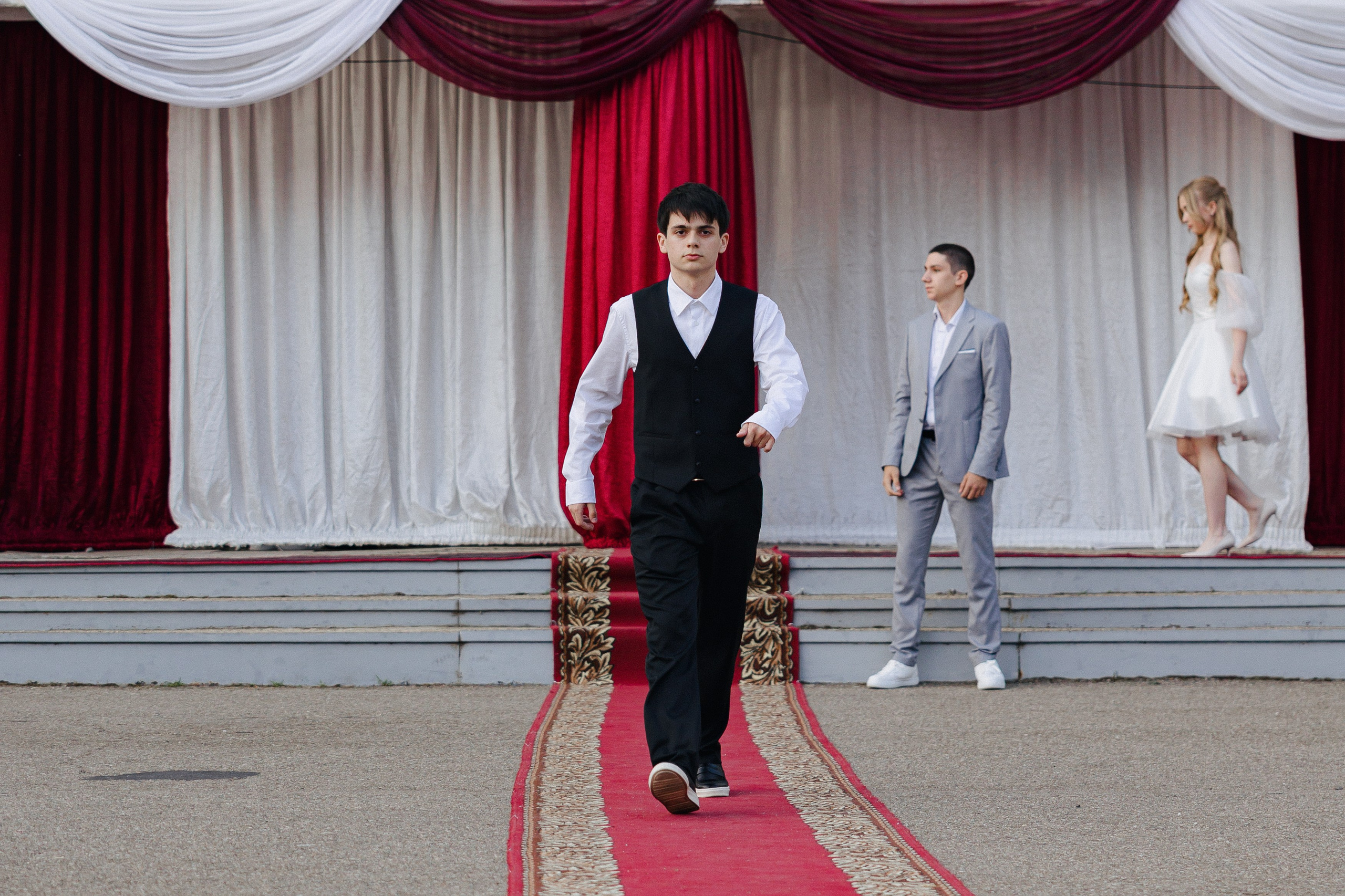 Вручение аттестатов. Свадебный фотограф Роман Еремеев