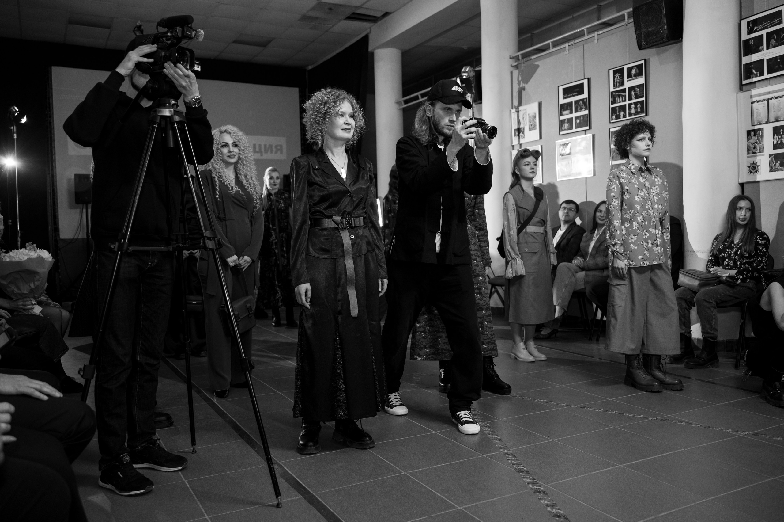 Закрытый показ милитари «Своя трансформация» дизайнера Юлии Бойченко | 24.04.2025. Фотограф в Омске Елизавета Кириллова