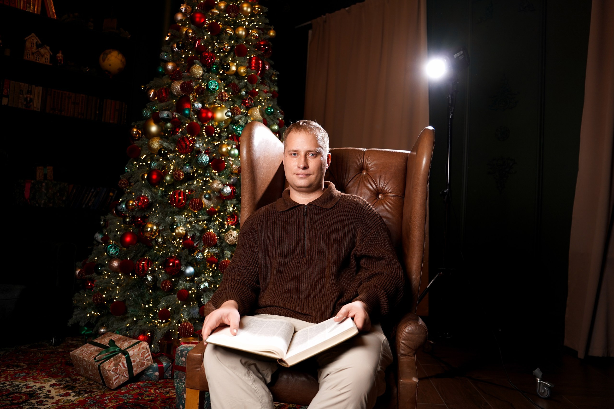 Парная новогодняя фотосессия в фотостудии Леона. Фотограф Алёна Чёботова в Ростове-на-Дону. Свадебный фотограф в Ростове-на-Дону. Таинство Крещения и Венчания, семейные фотосессии. Алёна Чёботова