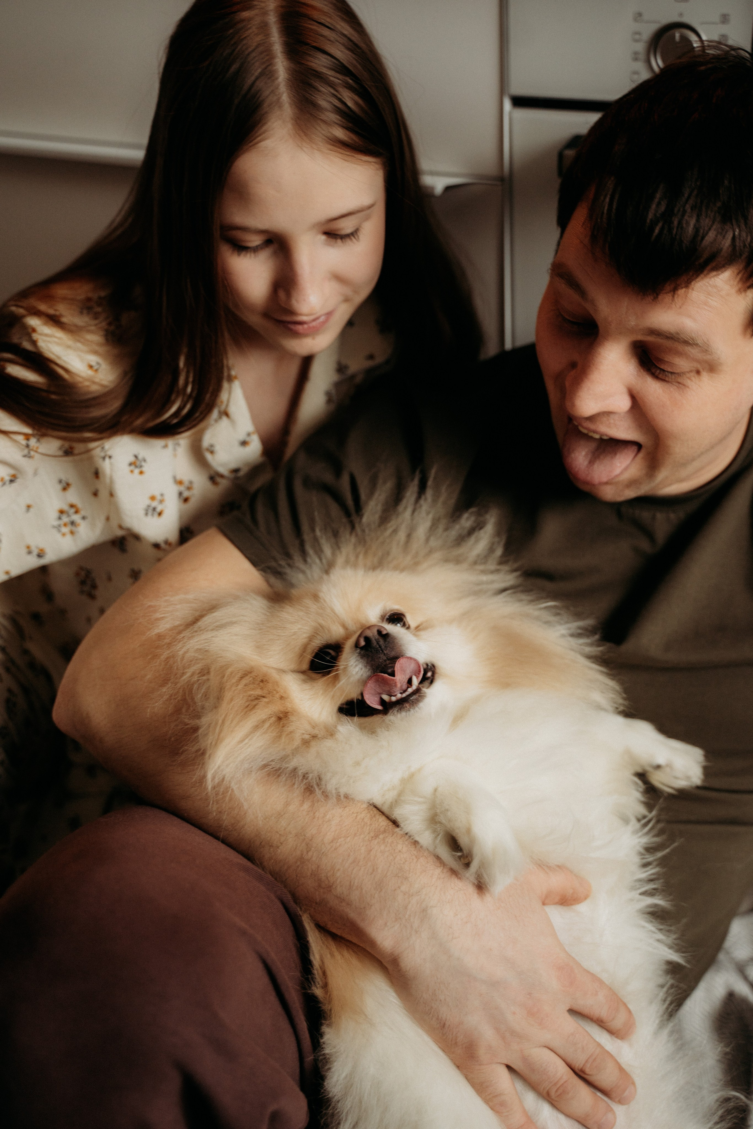 Семья на кухне