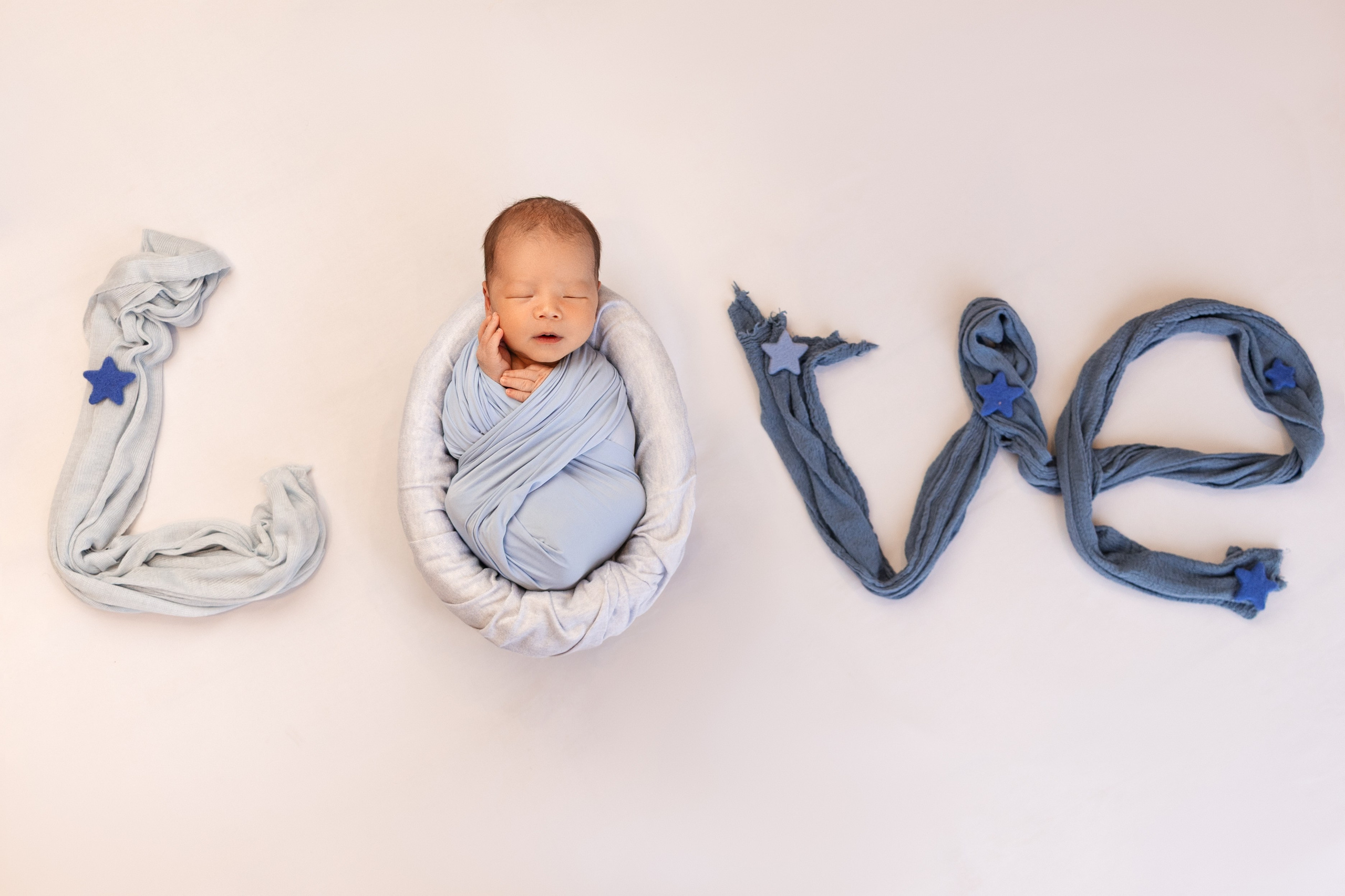 Newborn classic. Женский и newborn фотограф Айжан Шарафи в Алматы