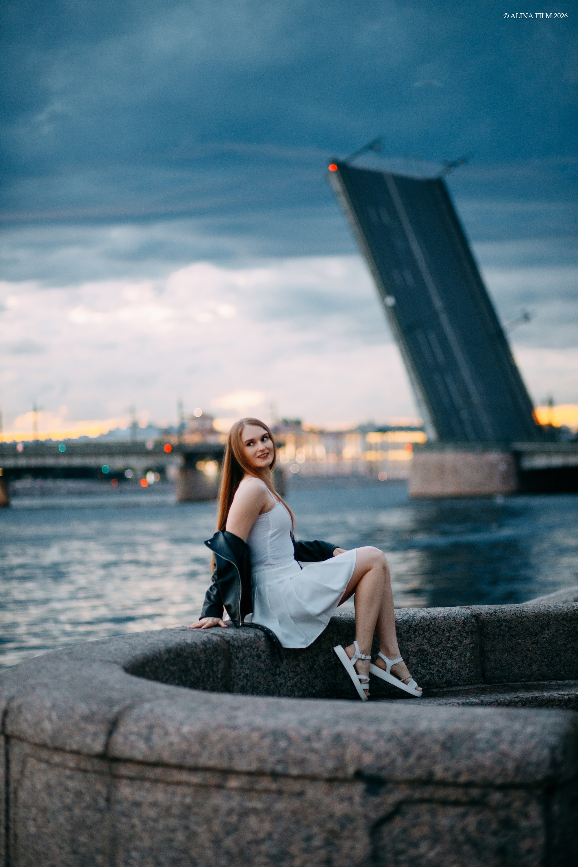 Фотосессия с разведенными мостами. Фотограф в Санкт-Петербурге Alina Film