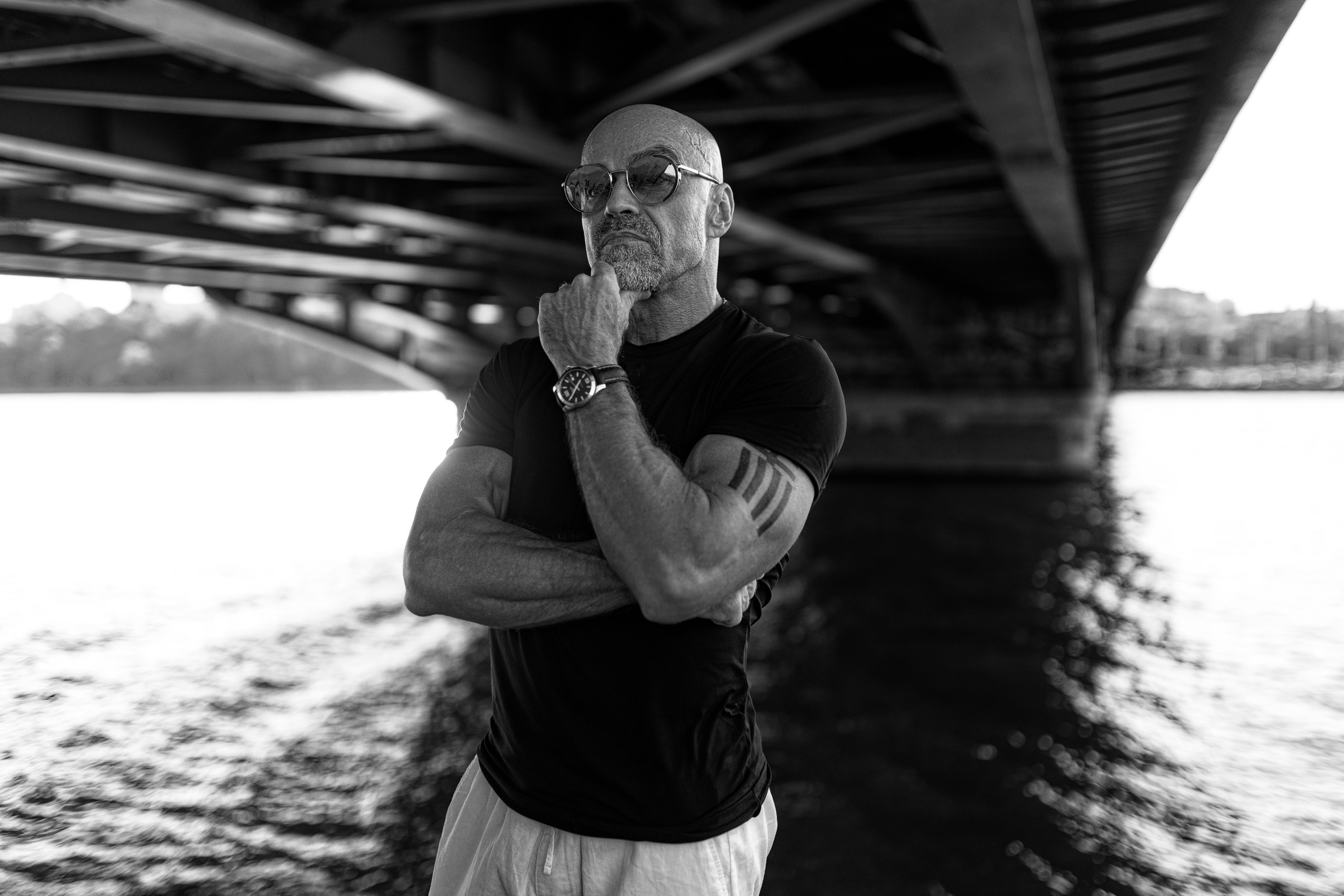 Фотосет на улице и спортплощадке с Александром для контента. Дмитрий Шульгин, портретный фотограф в Воронеже