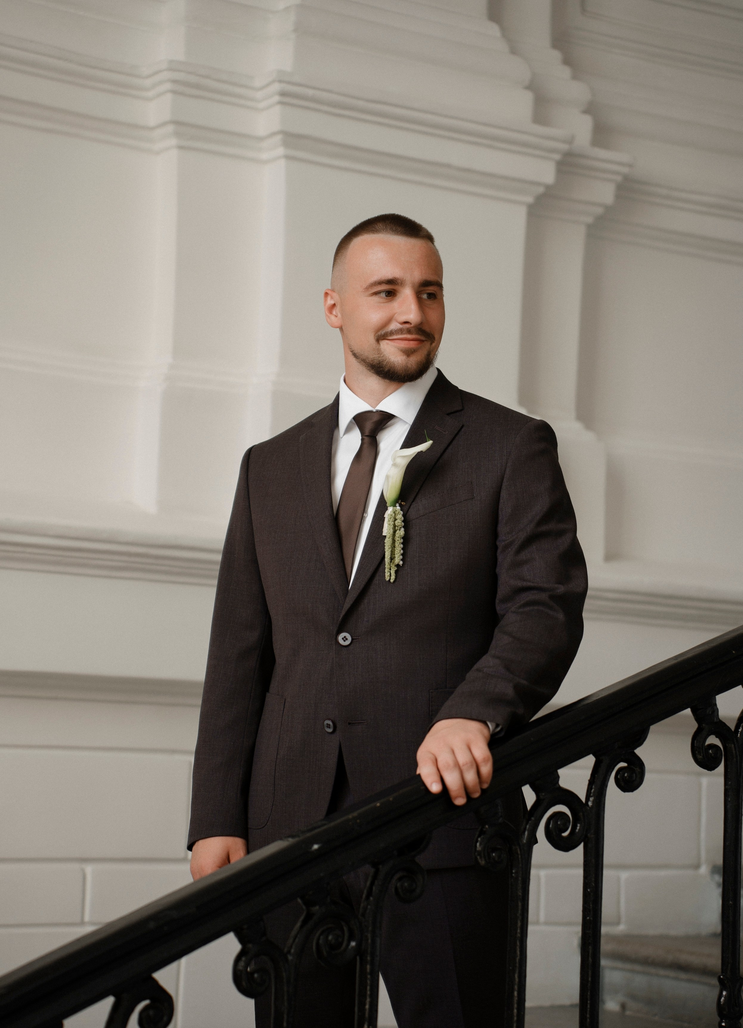 "Свадебная фотосессия в Пензе: Жених и невеста в художественном училище".