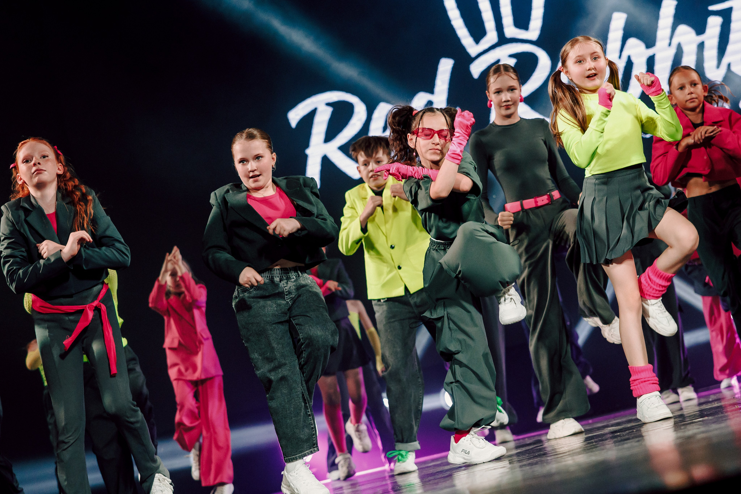 Отчётный концерт танцевальной школы «Red Rabbits» 2025. Лёшка Варзегов — фотограф