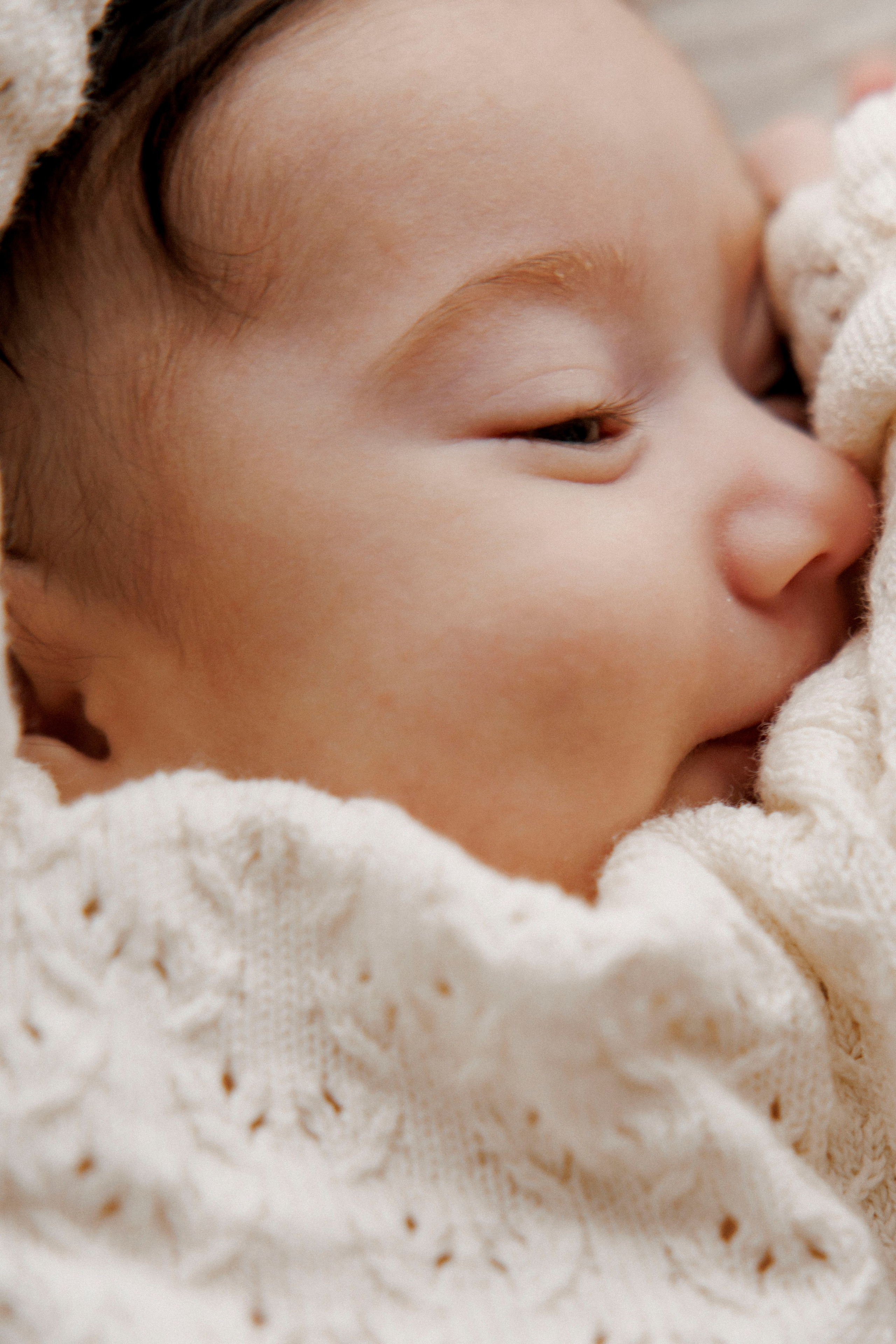 New born family photoshoot at home. Wedding and family photographer