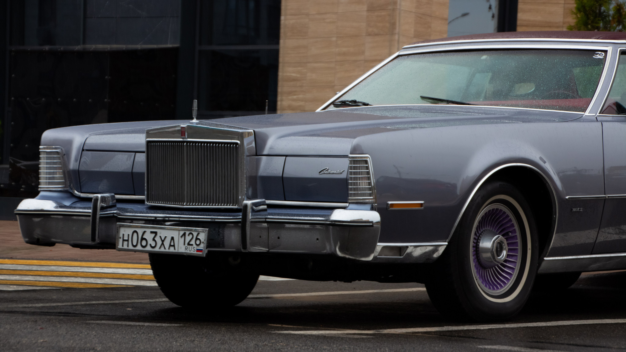 Фото Lincoln Continental Mark IV — купе американской классики