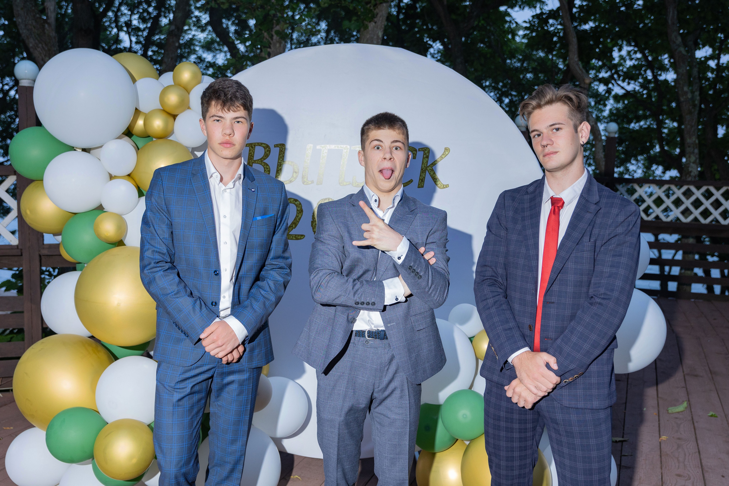 Выпускной вечер на базе отдыха Жемчужина. Выпускные альбомы во Владивостоке