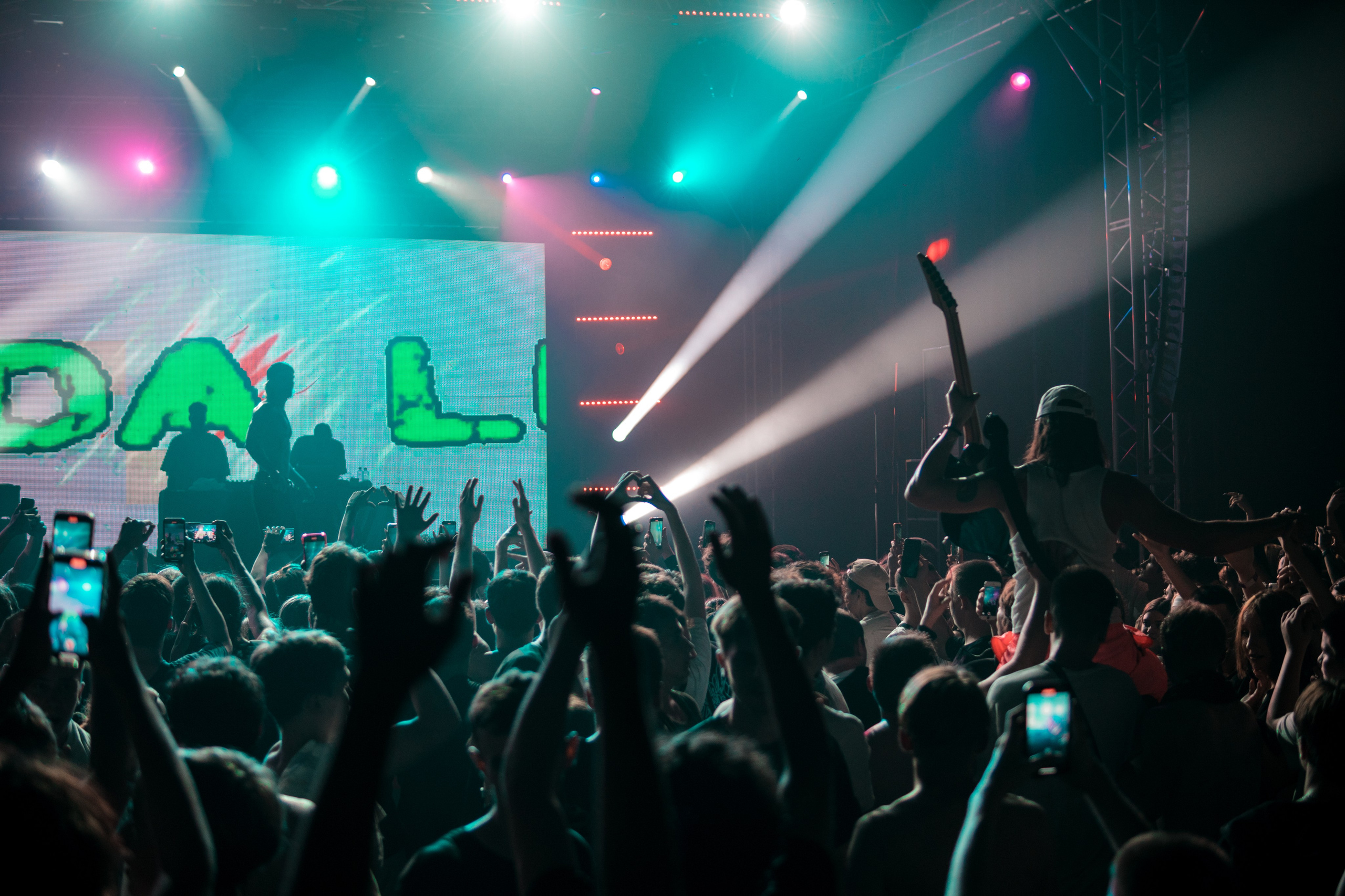 Концерт SODA LUV. Фотограф в Ростове-на-Дону Игорь Апасеев