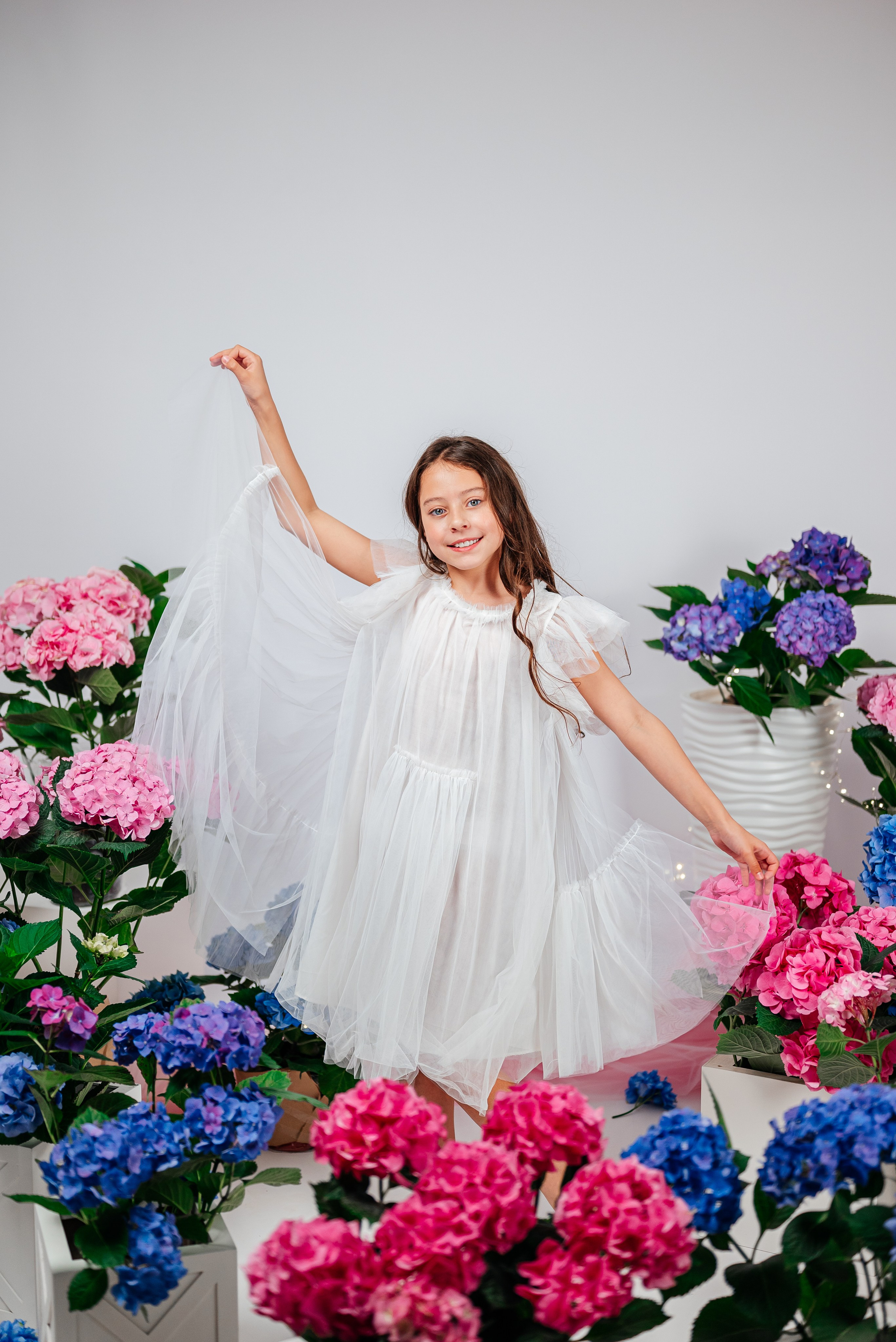 Вероника и гортензии. Семейный фотограф в Краснодаре