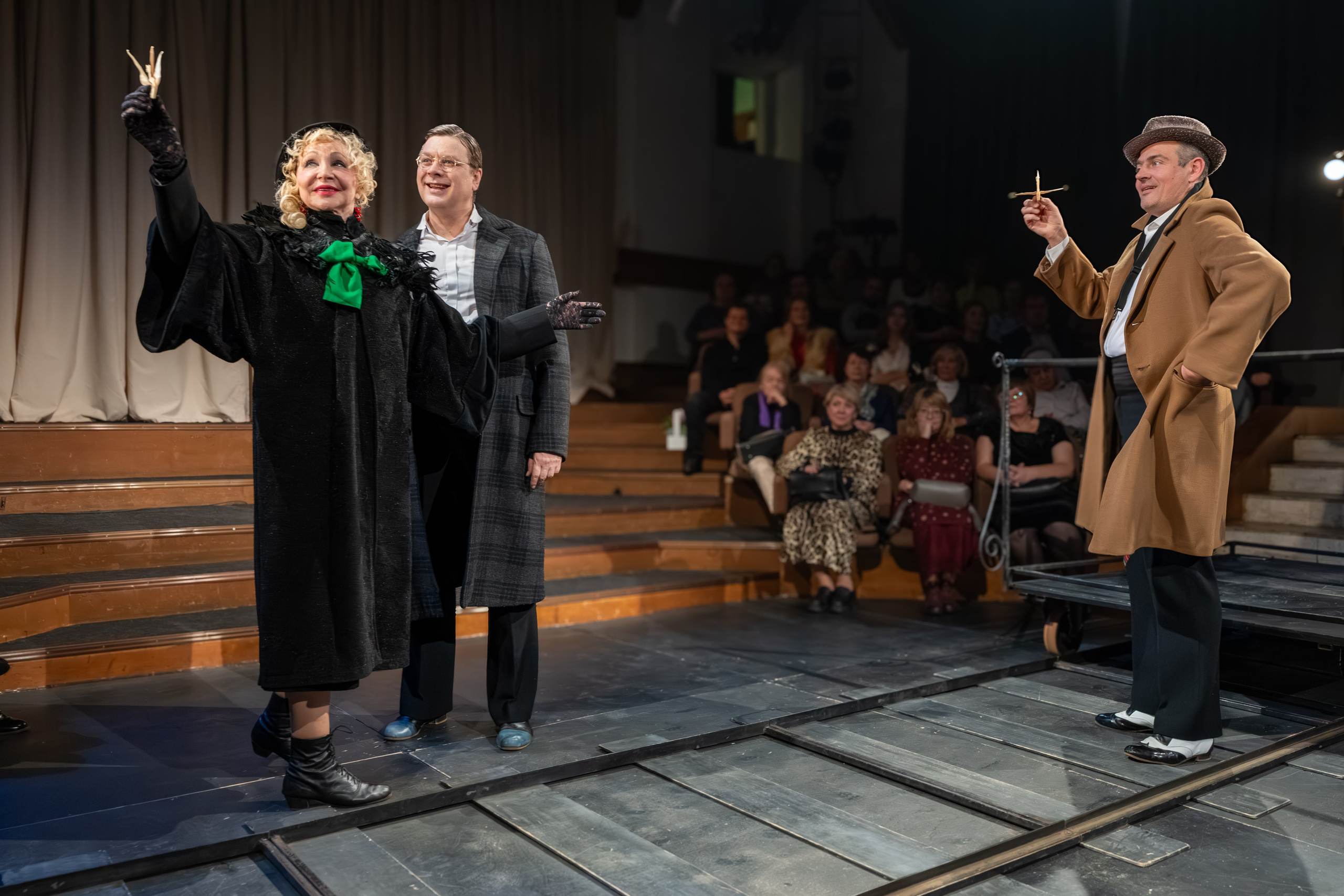 Театр Сфера: Гнездо перелётных птиц (100-й спекталь). Сайт фотографа Сергея Абрамова