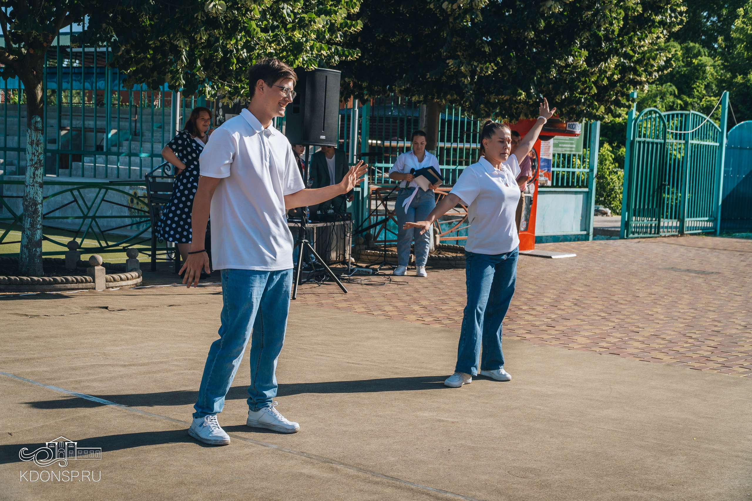 Концертная программа «Жить здорово». Новотитаровский Дом культуры