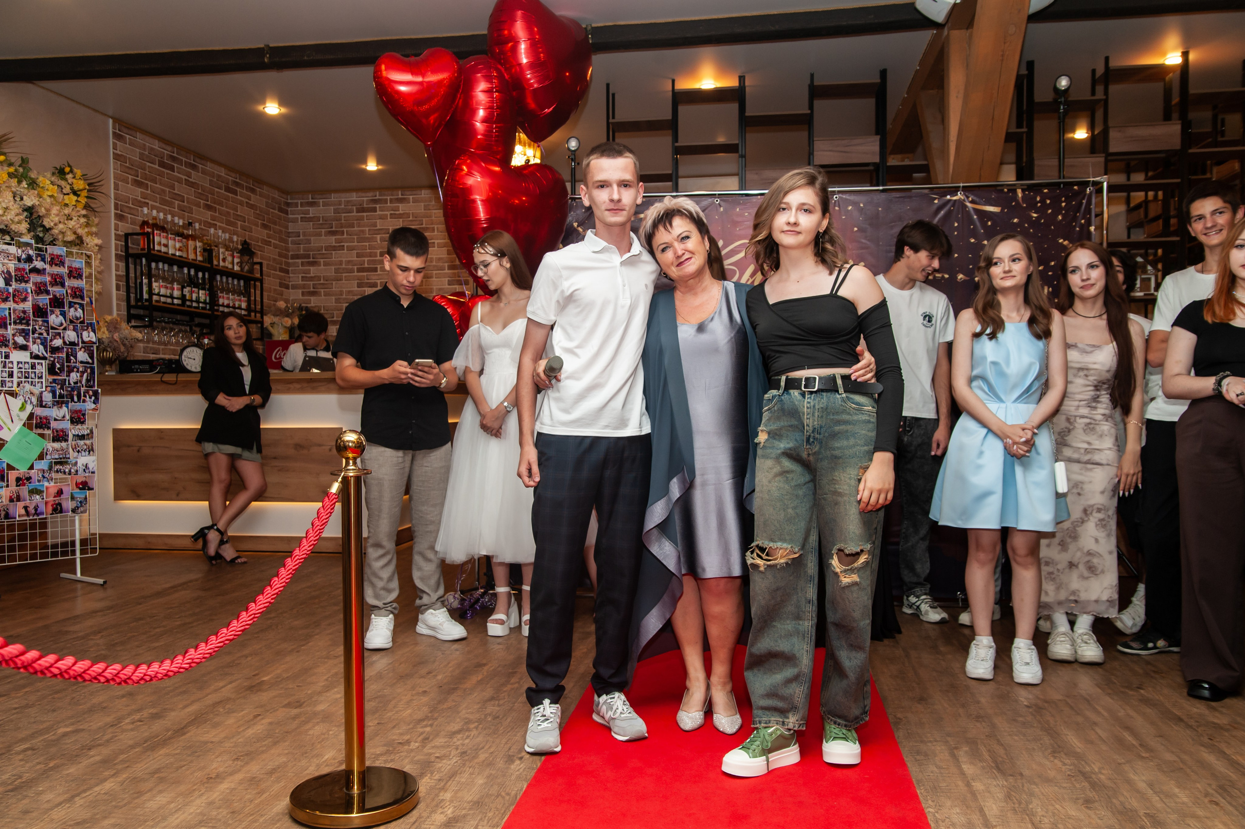 Выпускной МАОУ СОШ № 17 им. Эдуарда Есаяна. Свадебный и семейный фотограф Денис Лукьянов в Краснодаре, Краснодарском крае и Республике Крым