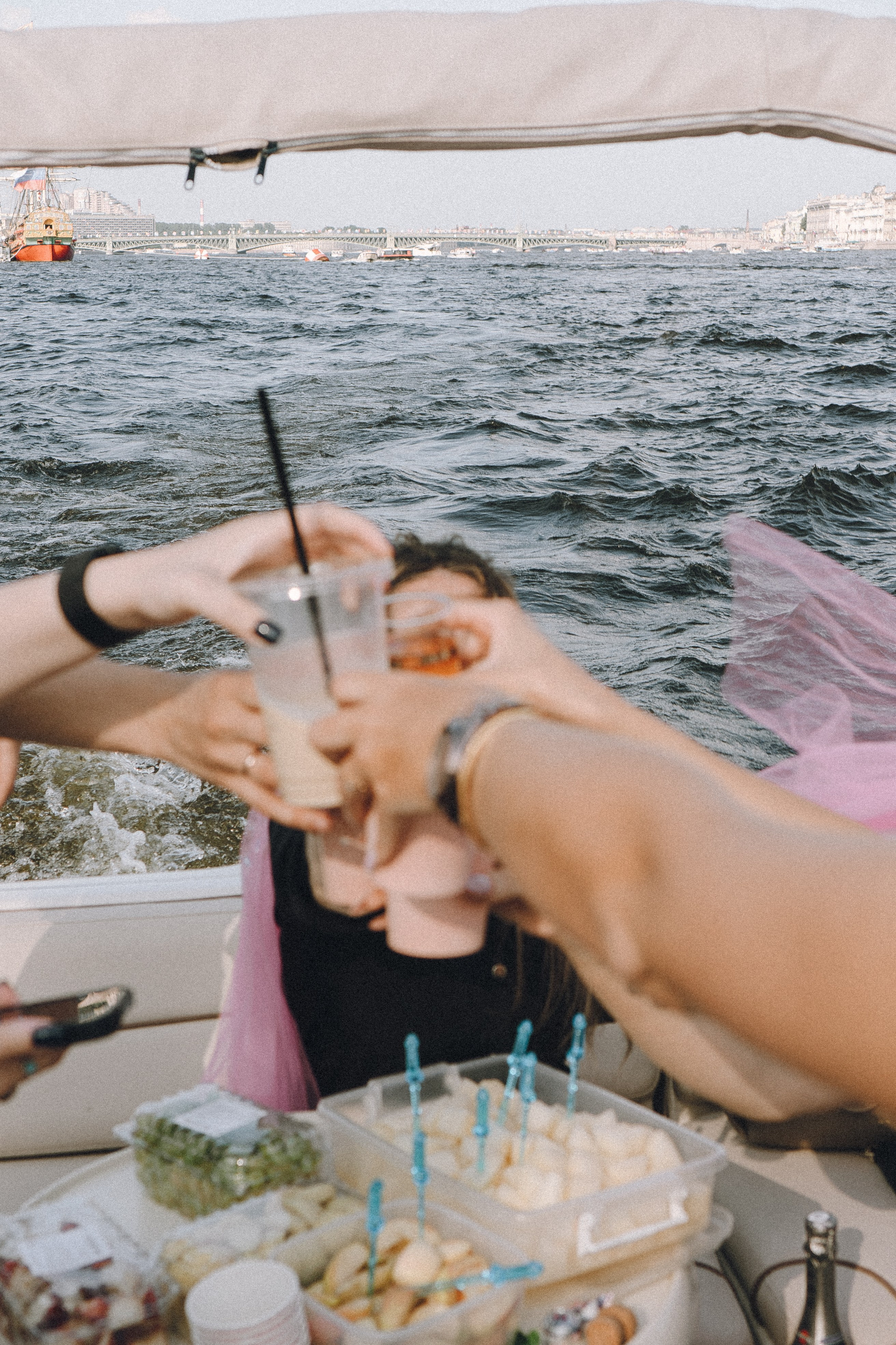 ДЕВИЧНИК НА КАТЕРЕ. Профессиональный фотограф, Санкт-Петербург — Виктория Богомолова