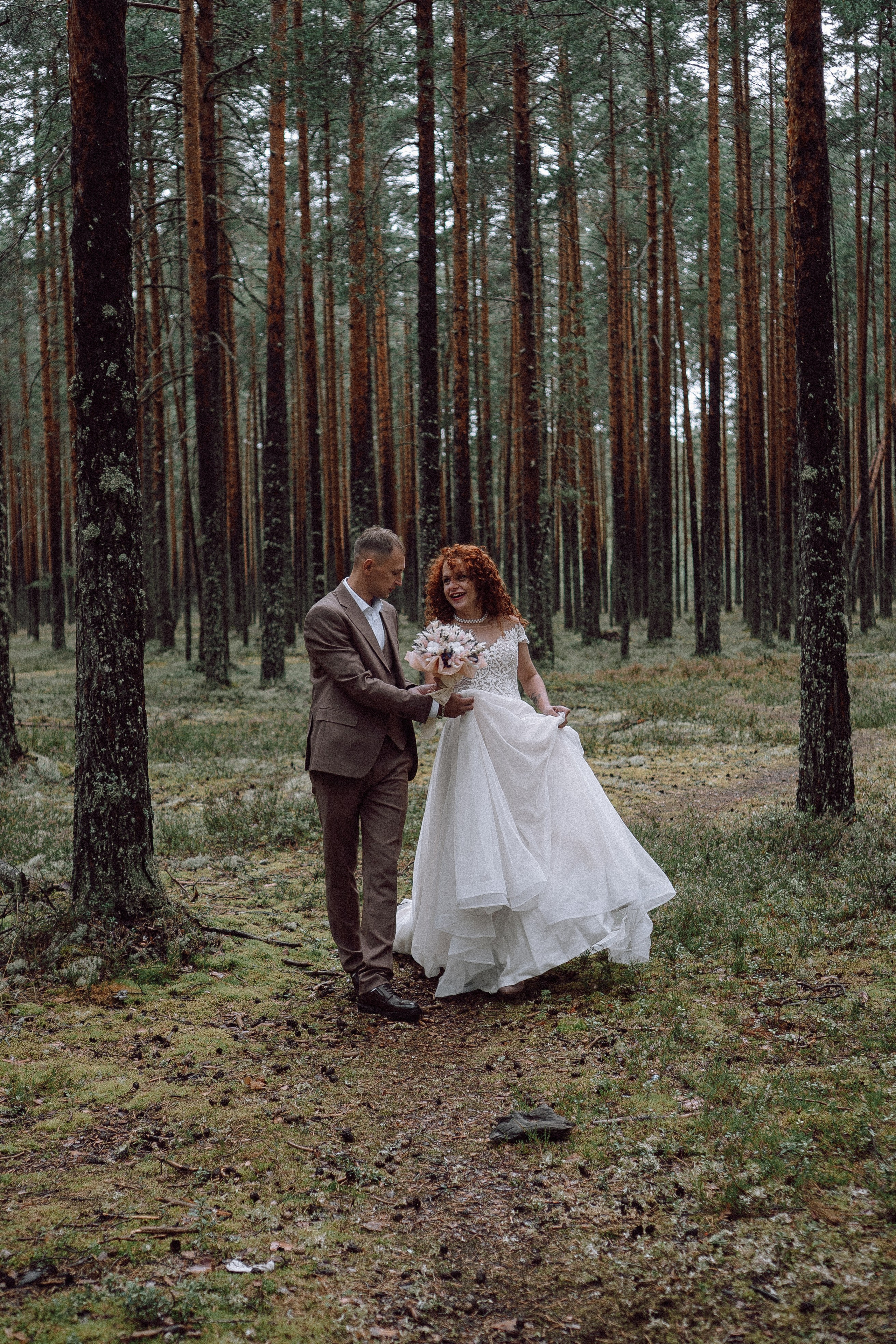 СВАДЕБНАЯ ФОТОСЕССИИЯ ПАРЫ В ГОРОДЕ ПРИОЗЕРСК В СОСНОВОМ ЛЕСУ И С ПИКАПОМ. Профессиональный фотограф, Санкт-Петербург — Виктория Богомолова