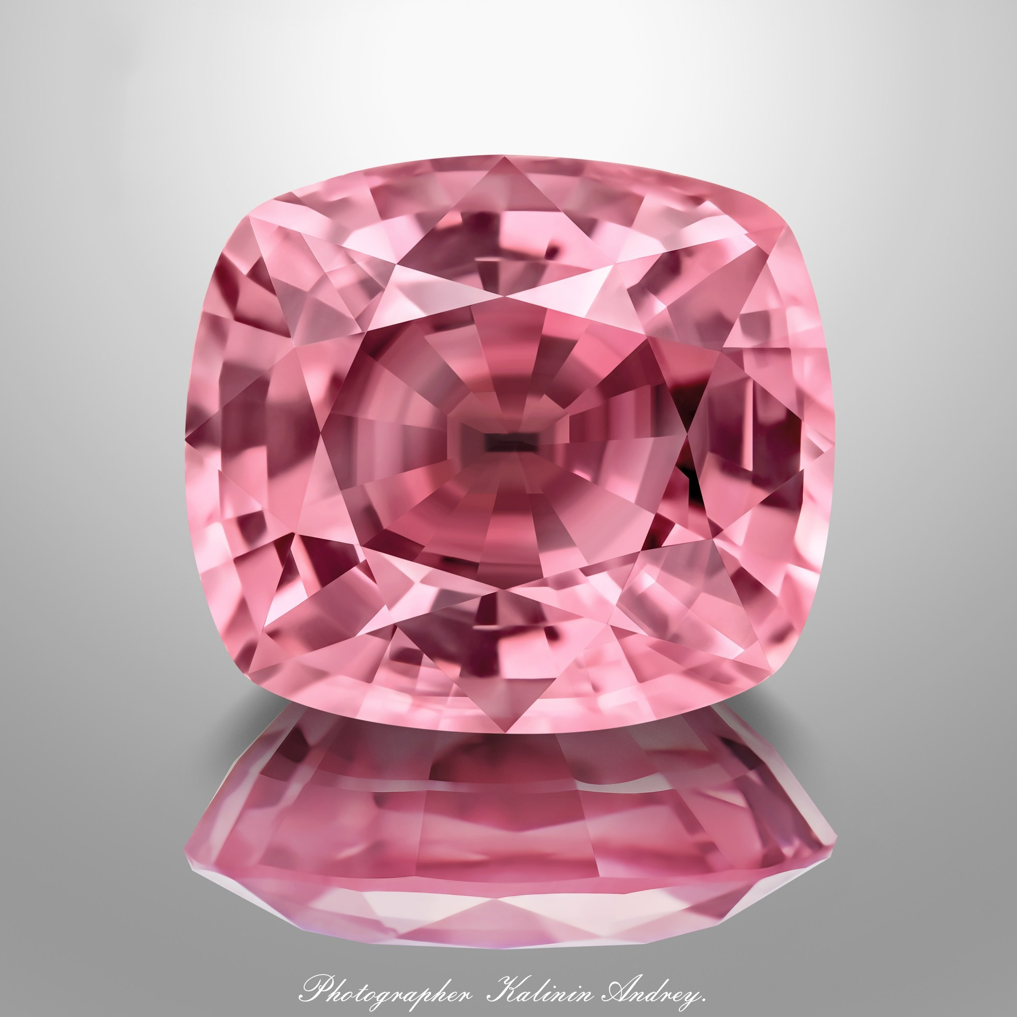 Фотографии в большом разрешении драгоценных камней на продажу купить тел +79 660 031 307. Высококачественная профессиональная рекламная фотосъёмка ювелирных украшений, драгоценных камней в Москве. Обучение, консультация