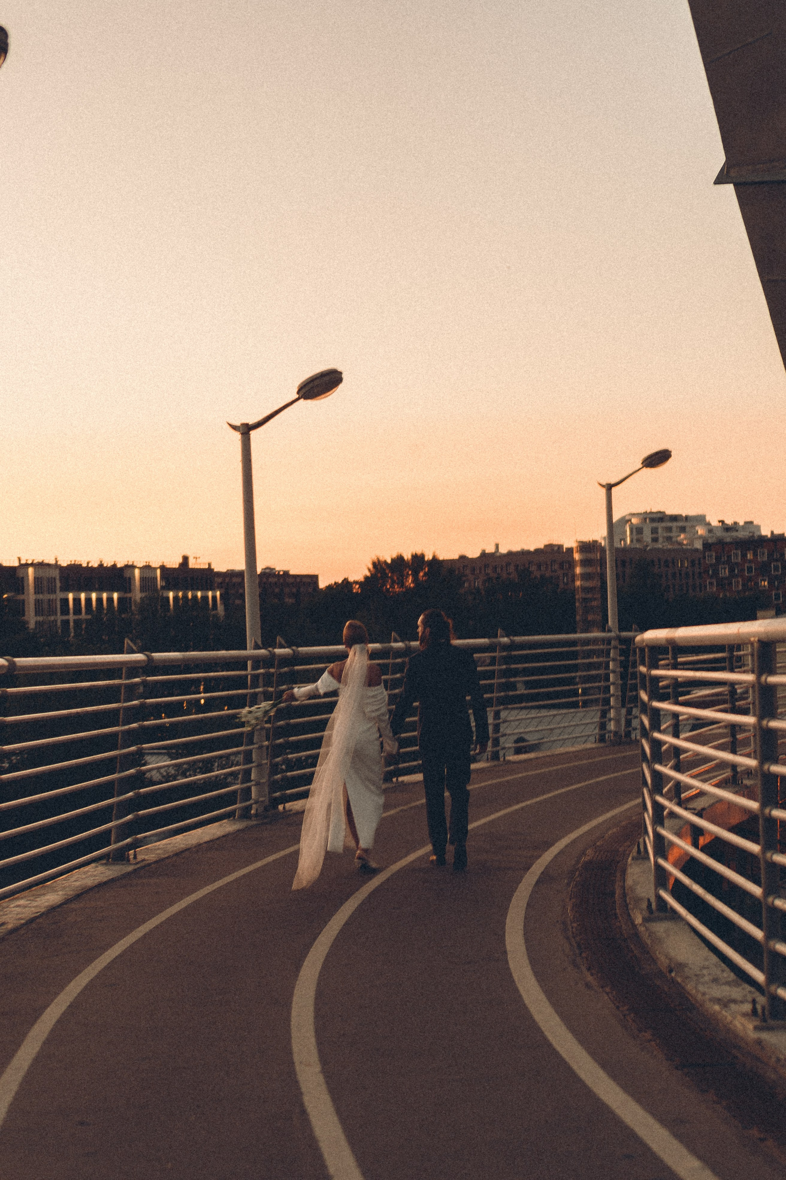 СВАДЕБНАЯ СЬЕМКА ВОЗЛЕ МСОТА БЕТАНКУРА НА КАБРИОЛЕТЕ. Профессиональный фотограф, Санкт-Петербург — Виктория Богомолова