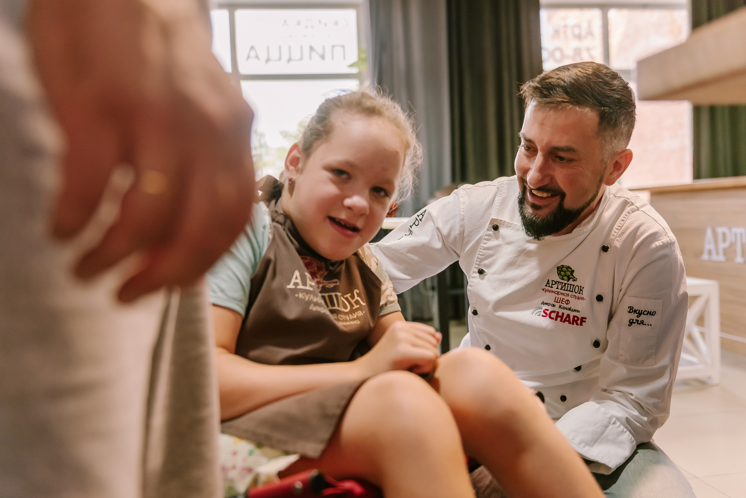 Инклюзивная кухня добра в Артишок 30. 07.35. Детский фотограф, семейный фотограф и репортажи в Кемерово