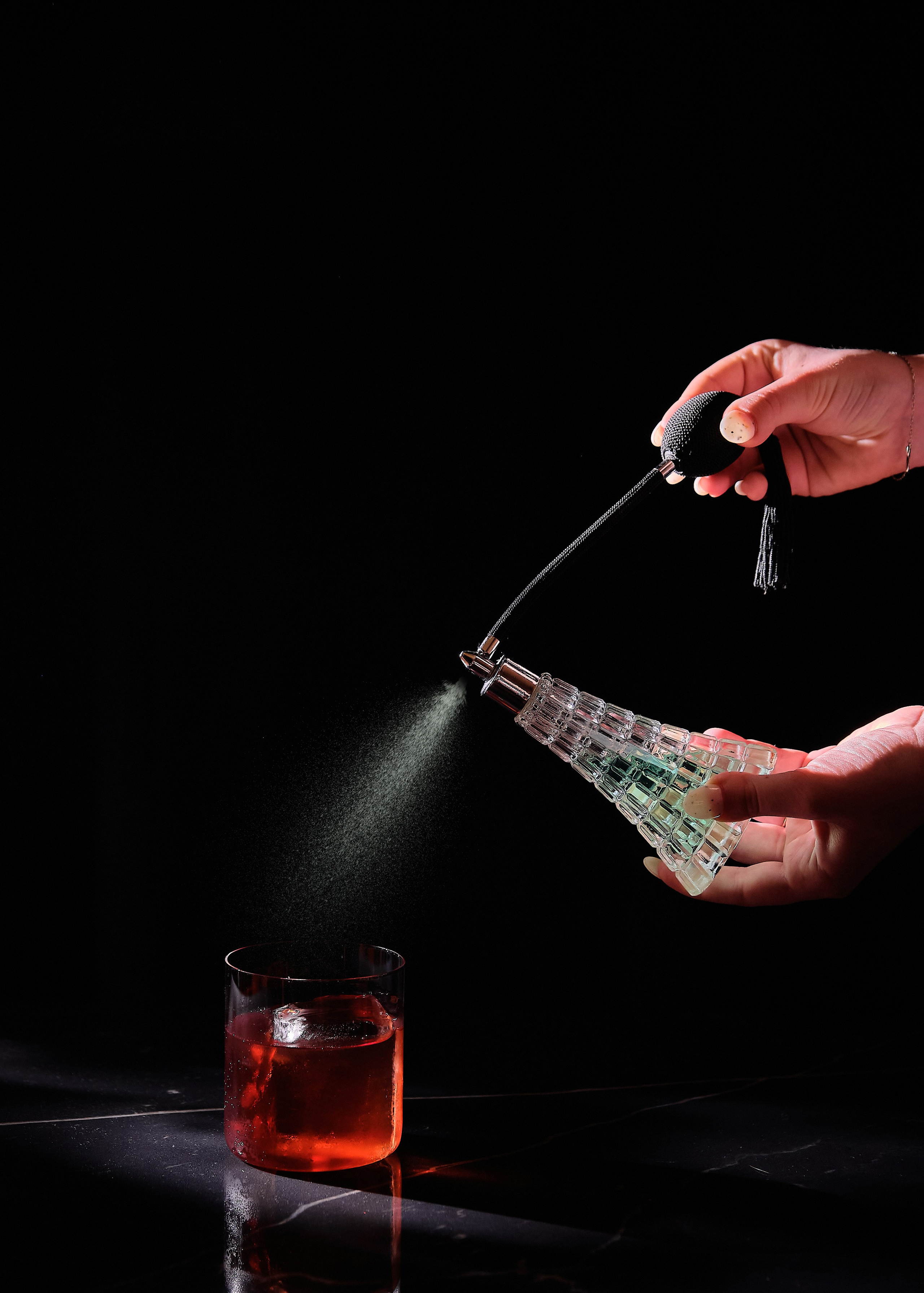 LUNA loungebar. Контент-креатор Паша Норицын