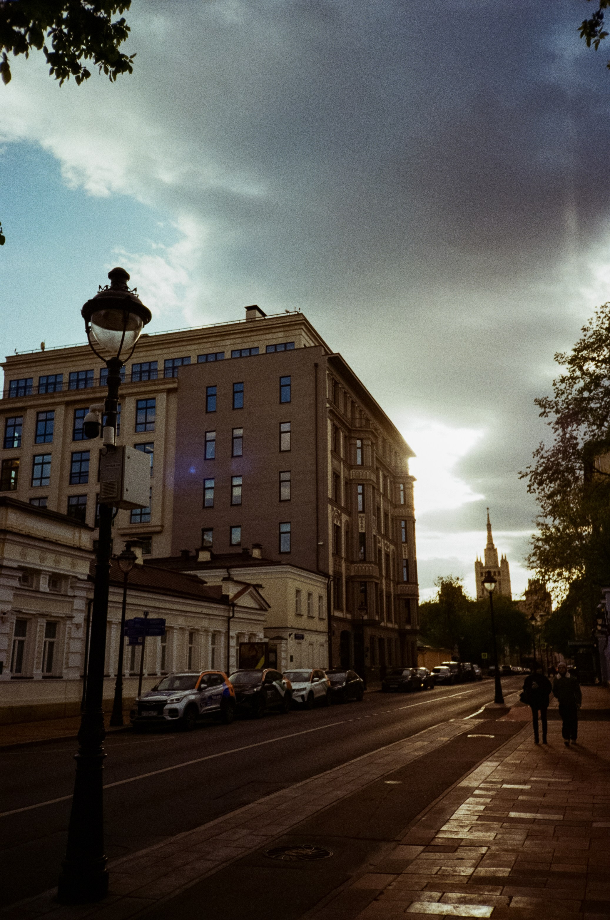 Ул. Малая и Большая Никитская | Ricoh R1 | Fujifilm Fujicolor C200