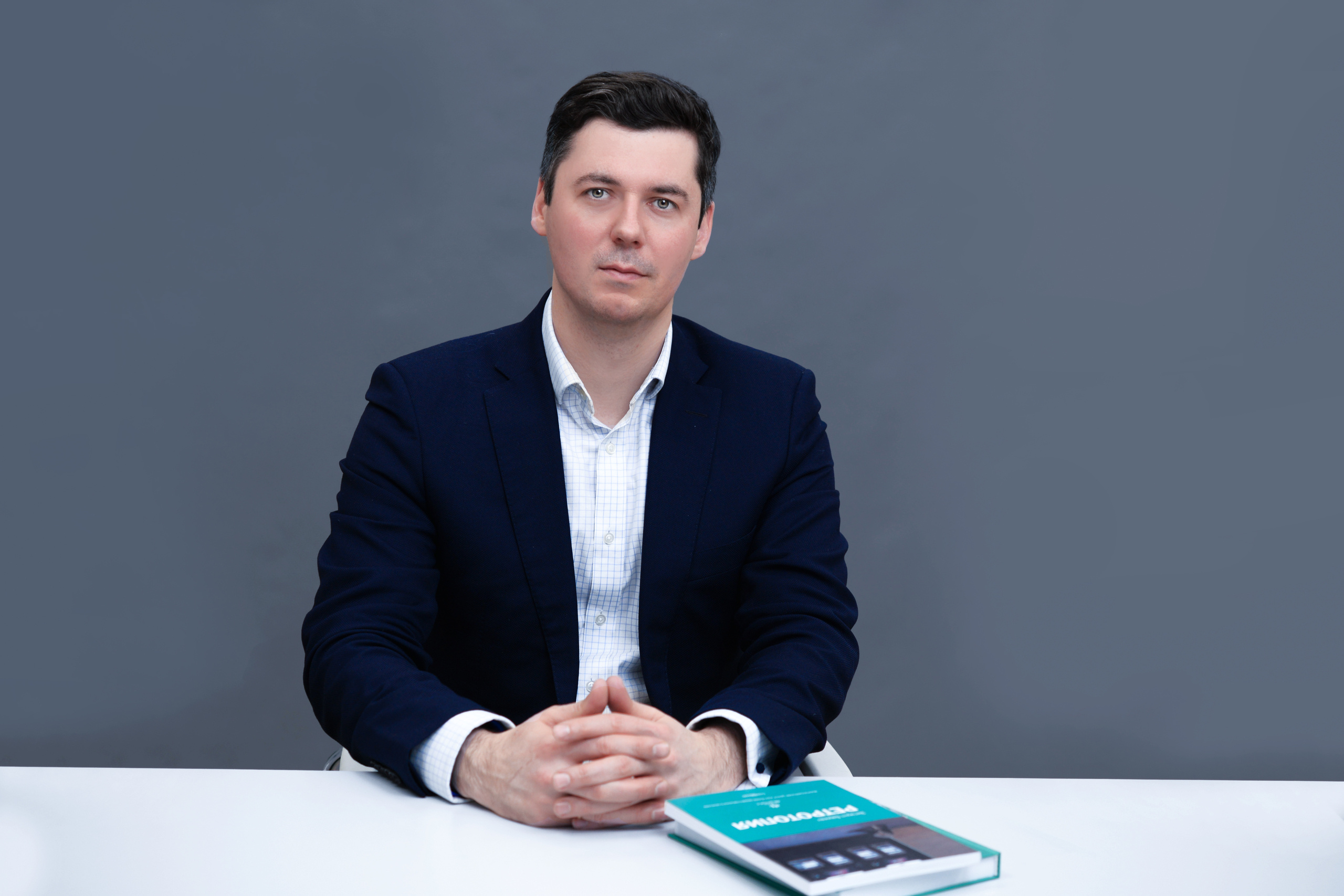 Портреты сотрудников компании по социологическим исследованиям. Фотограф в Москве Елена Брюханова