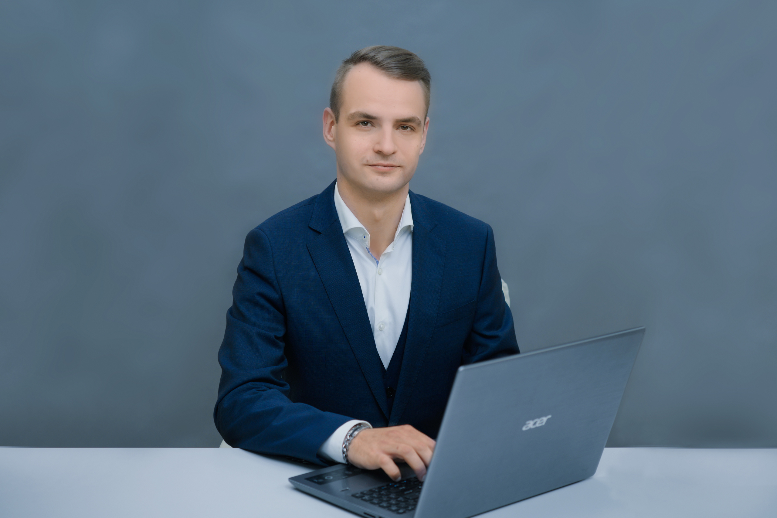 Портреты сотрудников компании по социологическим исследованиям. Фотограф в Москве Елена Брюханова