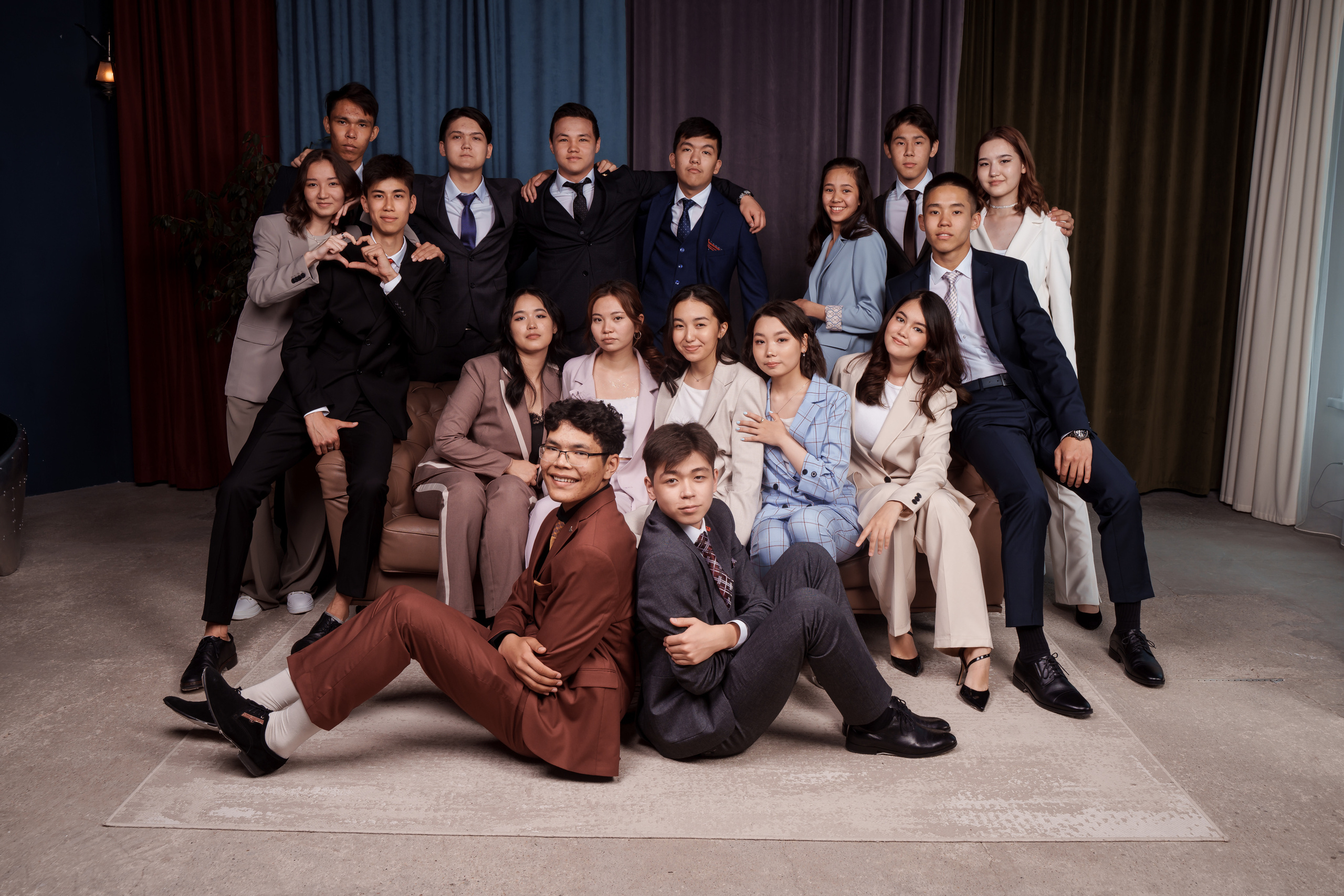 Общие фото. Выпускные альбомы в Нур-Султане (Астана) и по всему Казахстану