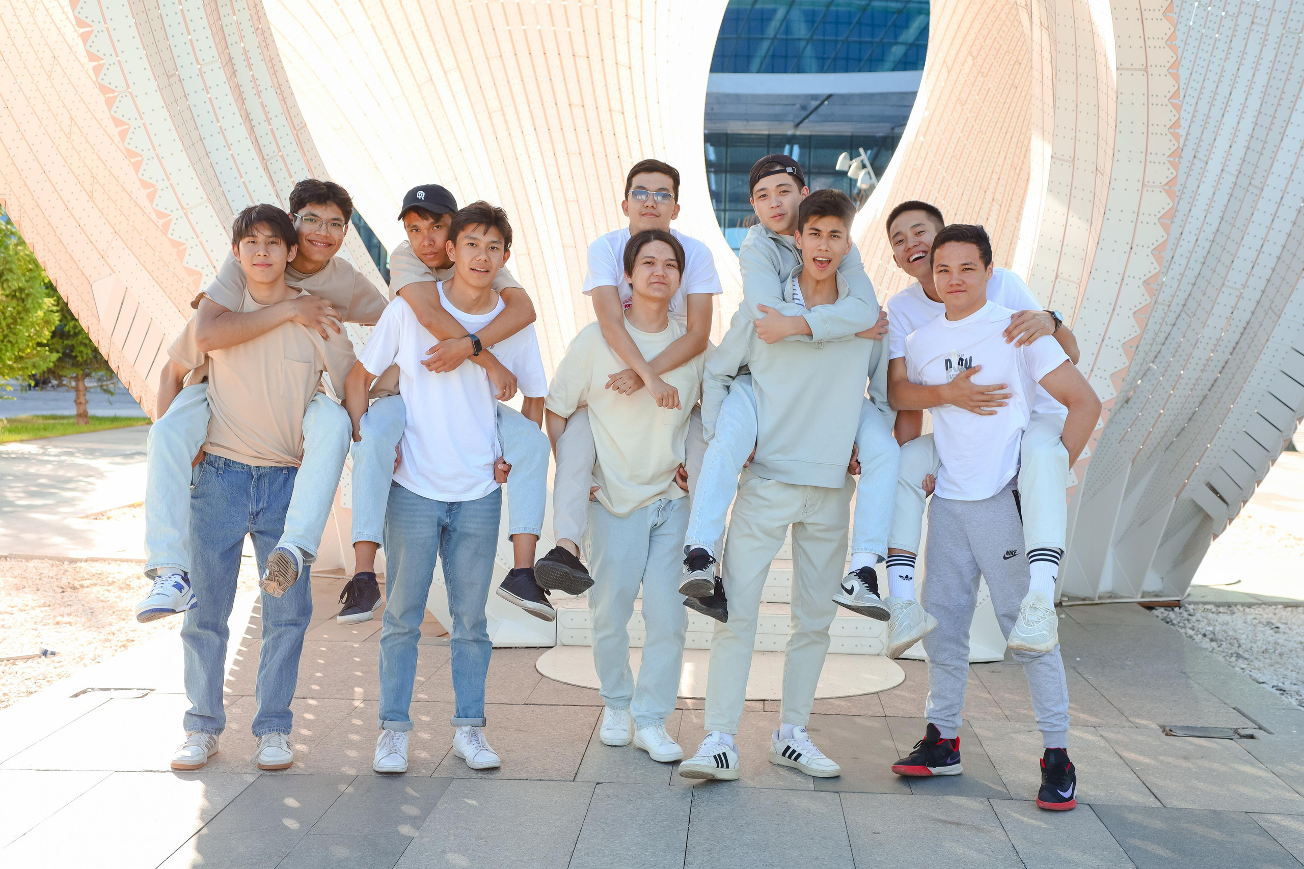 Общие фото. Выпускные альбомы в Нур-Султане (Астана) и по всему Казахстану