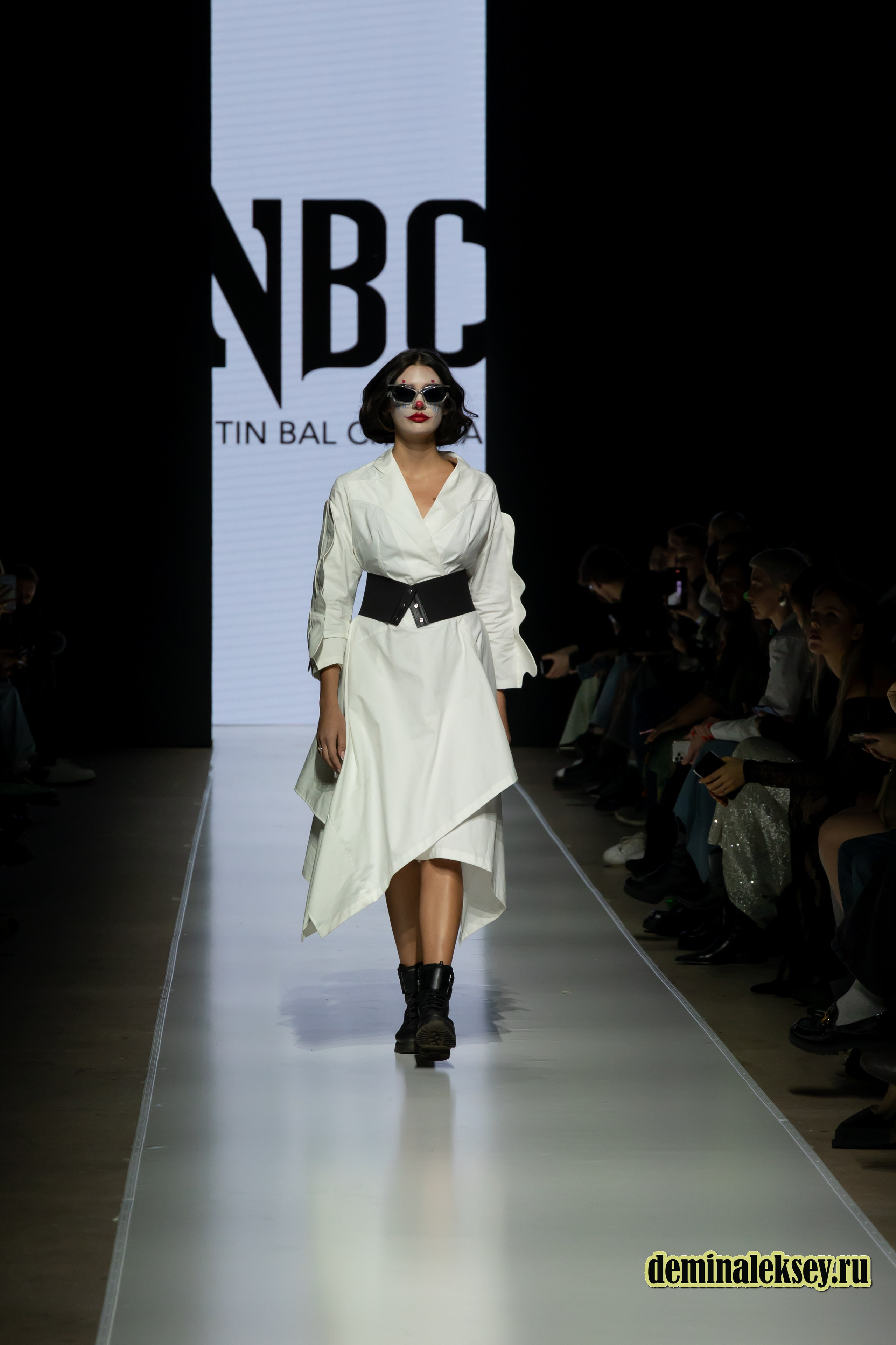 Московская неделя моды 2024 9 октября дизайнер NITIN BAL CHAHUAN presented by Fashion Design Council of India. Репортажный, семейный и студийный фотограф в Москве Демин Алексей