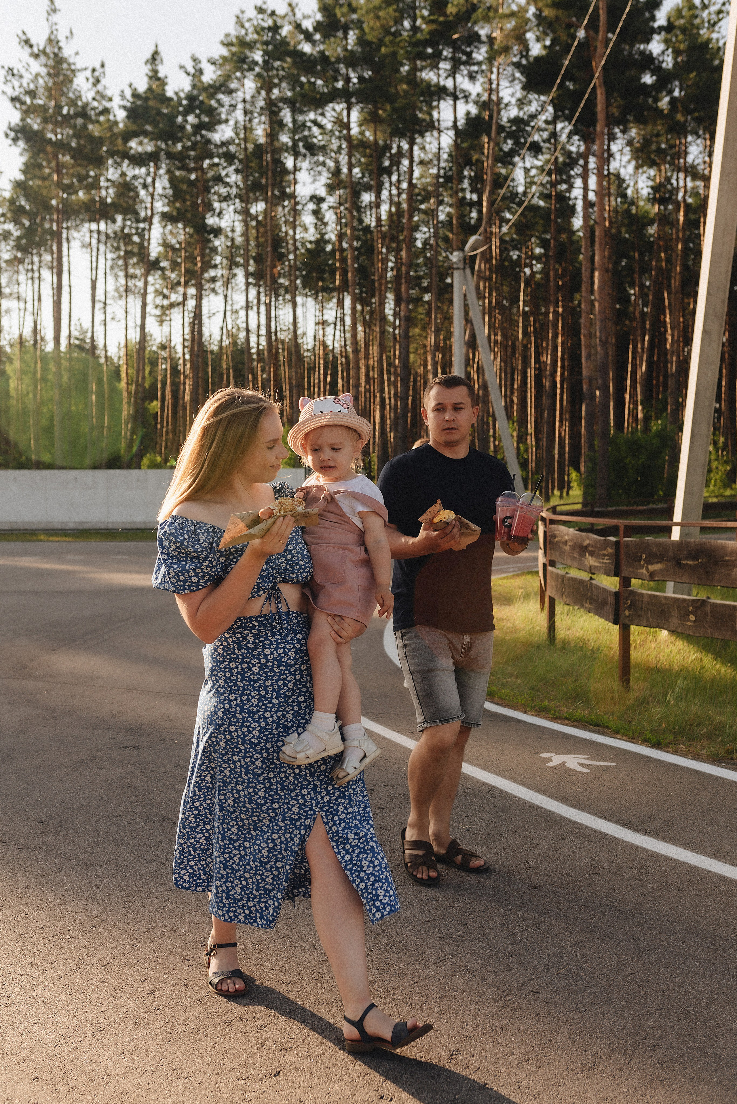 Семейная прогулка | Съемка для кофейни. Фотограф Карина Шмулёва. Воронеж и область