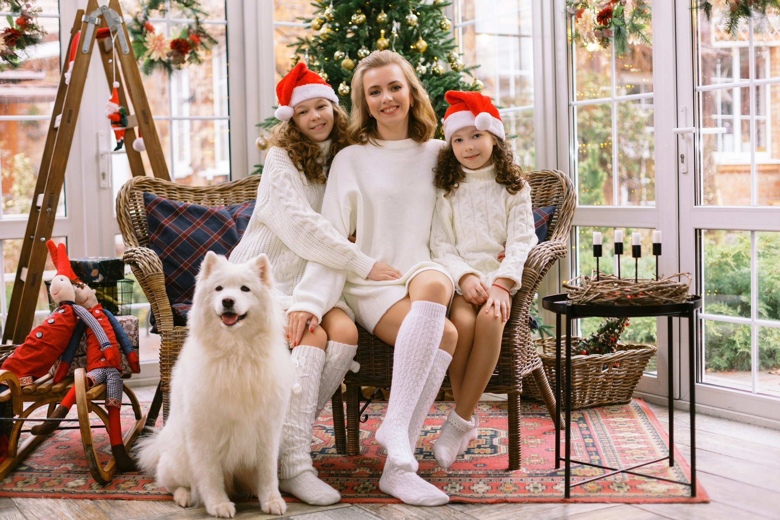 Новогодняя фотосессия в студии в Ростове для Юлии, Эли и Софии