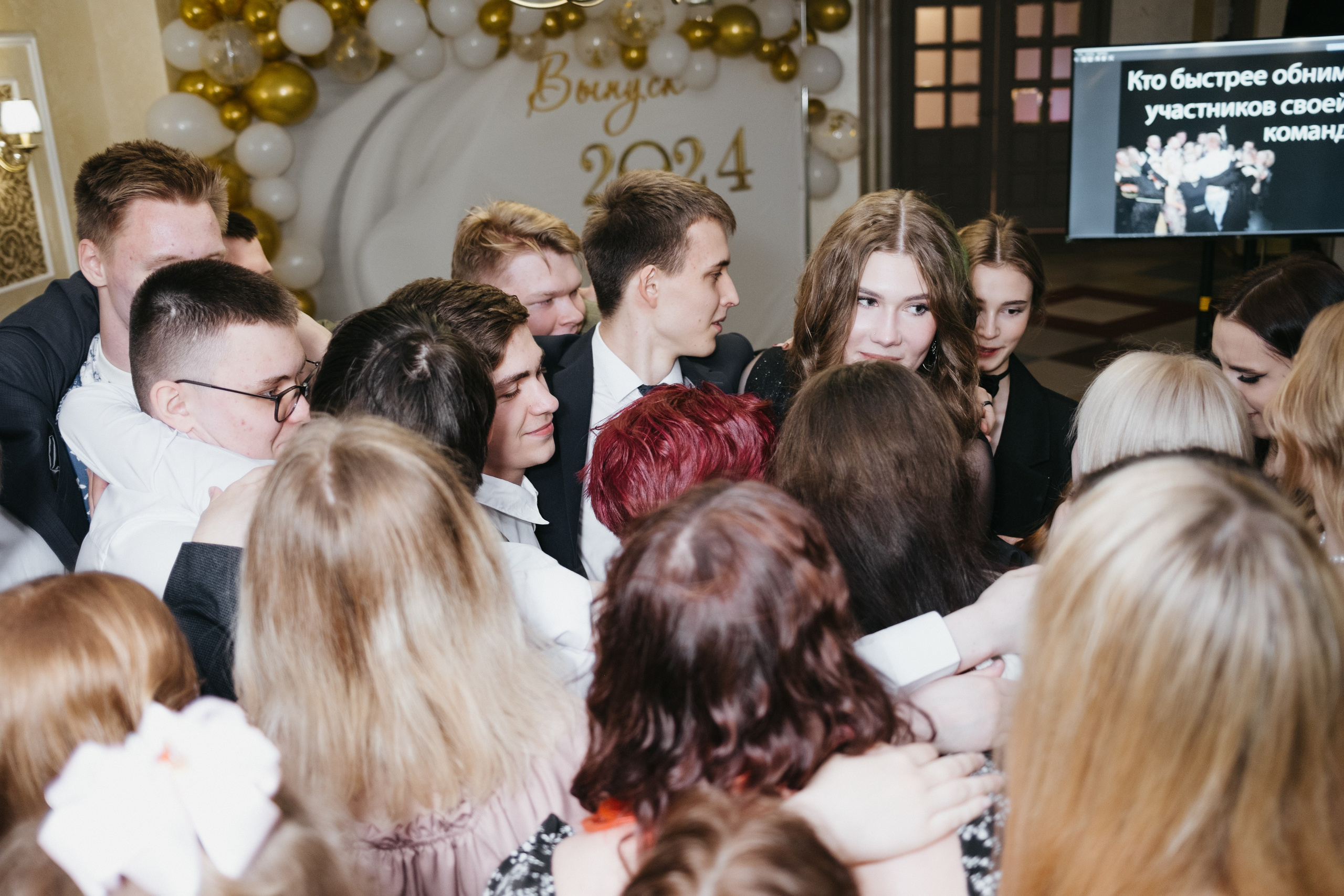 Выпускной 11 класс школы № 30. Свадебный и репортажной фотограф Денис Ожигин в Краснодаре и Краснодарском крае