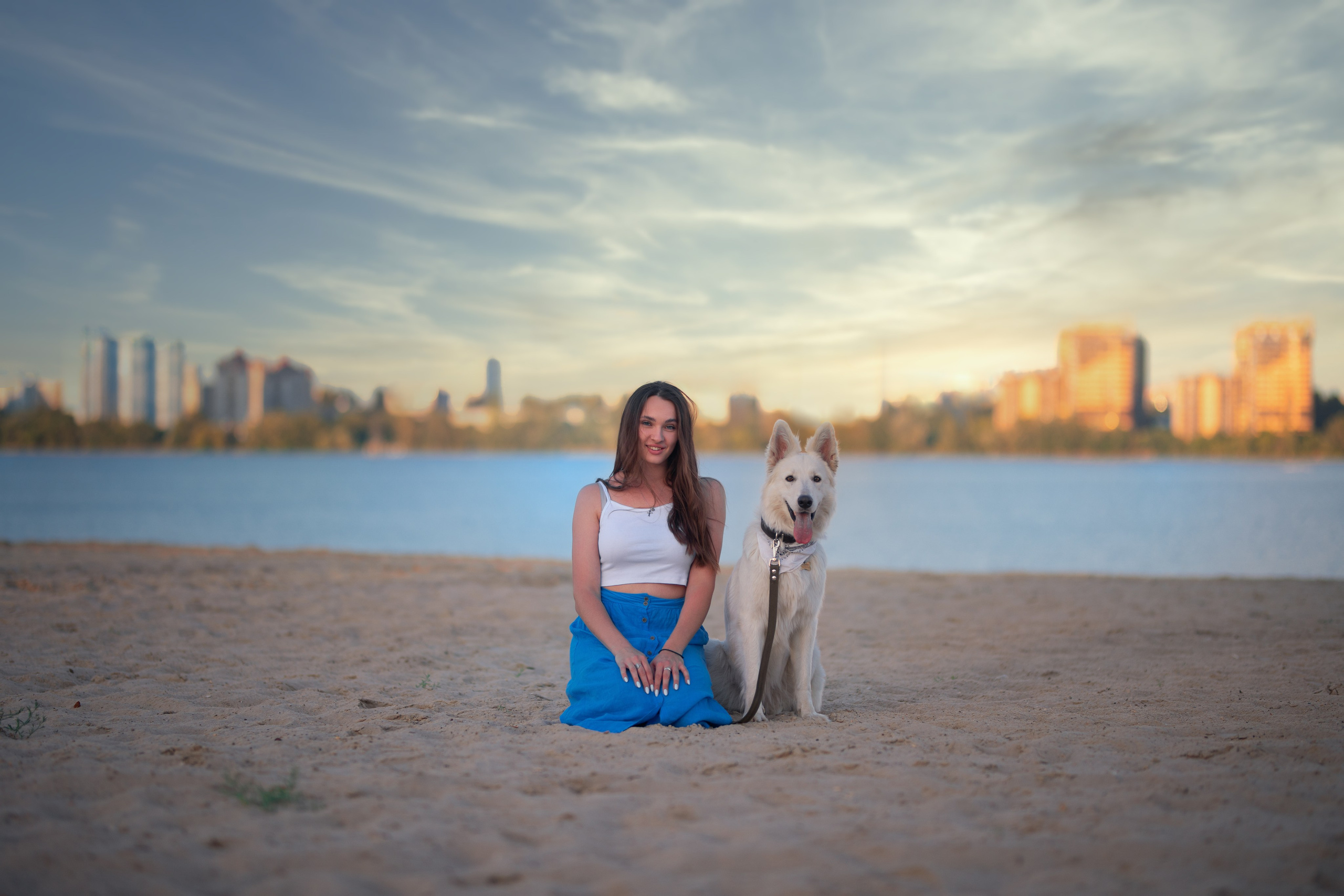 Фотосет с Натальей и собакой на берегу реки в формате для «себя»
