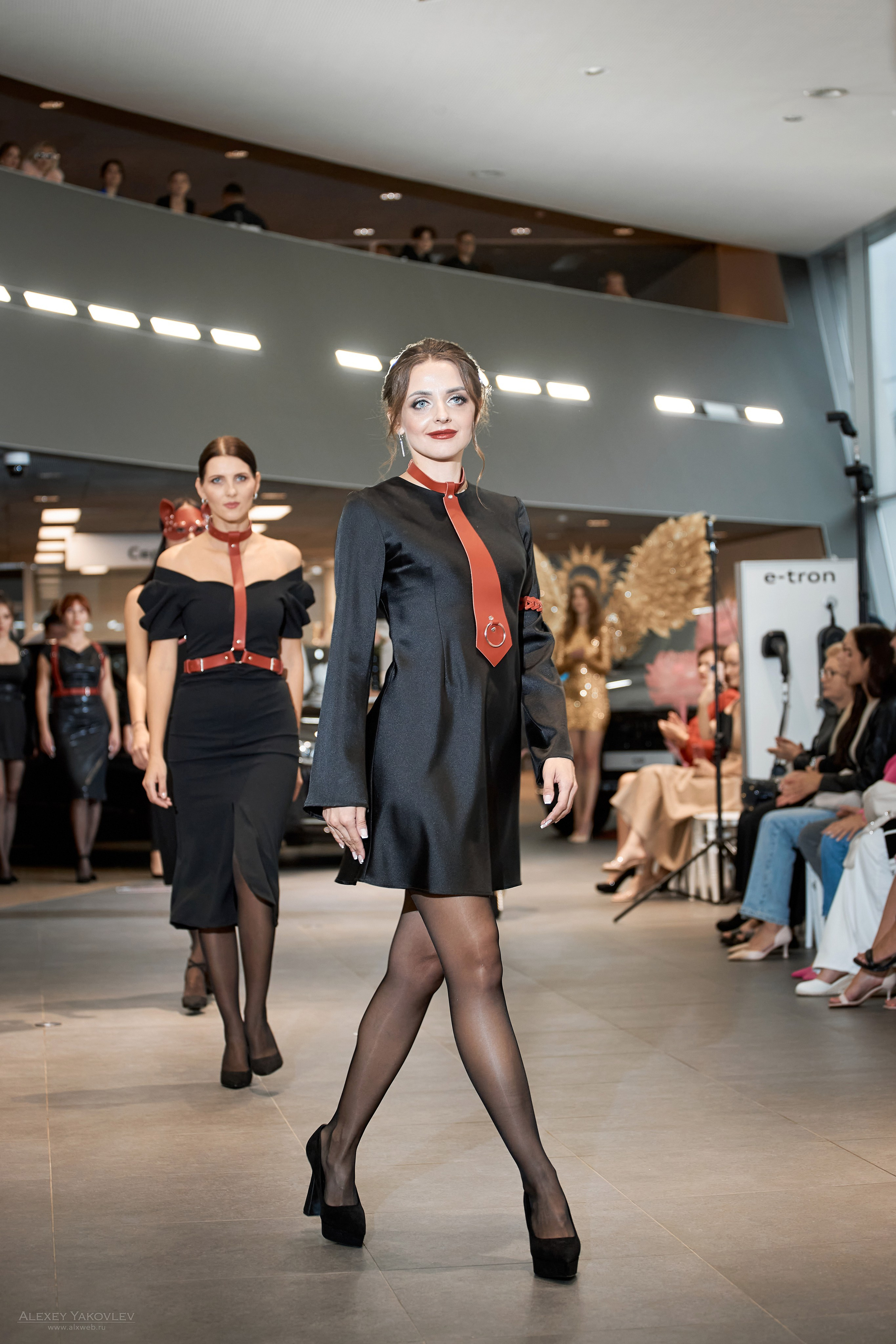 Модный показ PRE-FALL модельной школы Modeling+. Фотограф Алексей Яковлев