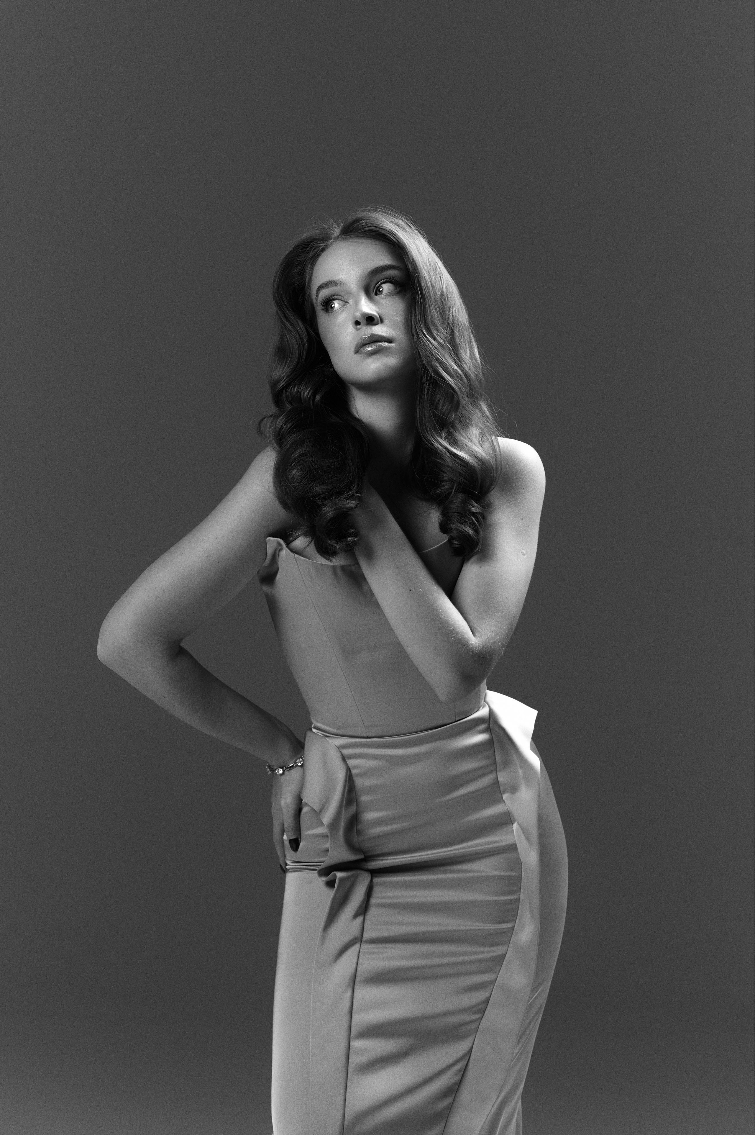 Индивидуальная женская фотосессия с искусственным светом