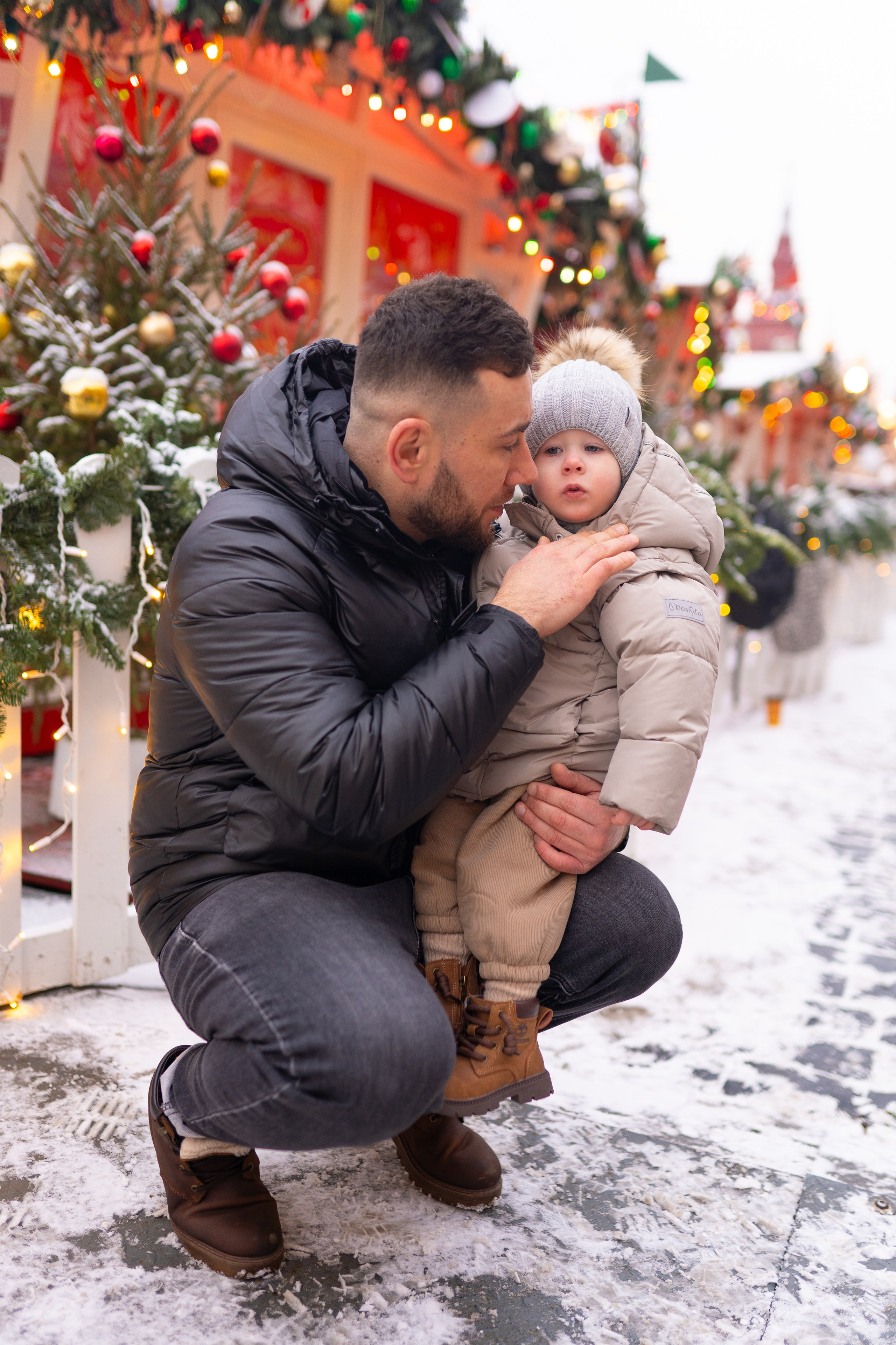 Павел, Егор и Наталия на ГУМ Ярмарке. Свадебный фотограф в Москве Анна Полушина