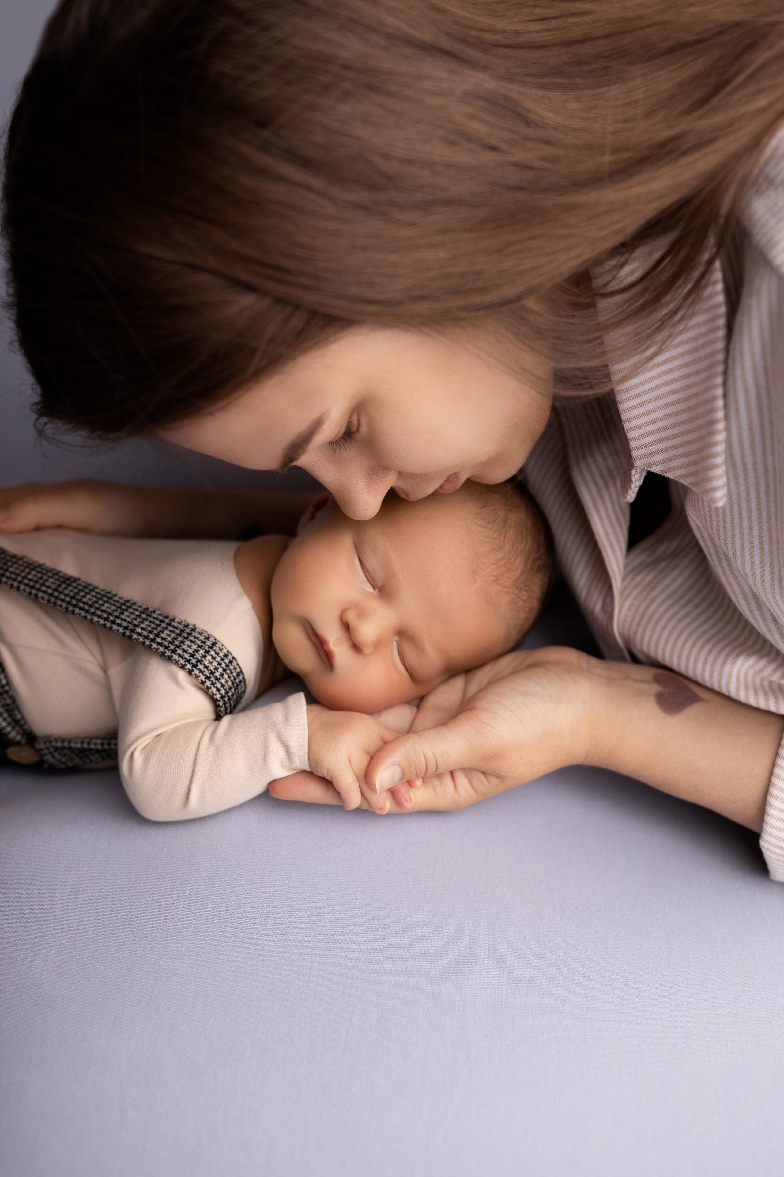 Классическая фотосессия малыша. Фотограф новорожденных малышей в Омске и Омской области Эльвира Камаева