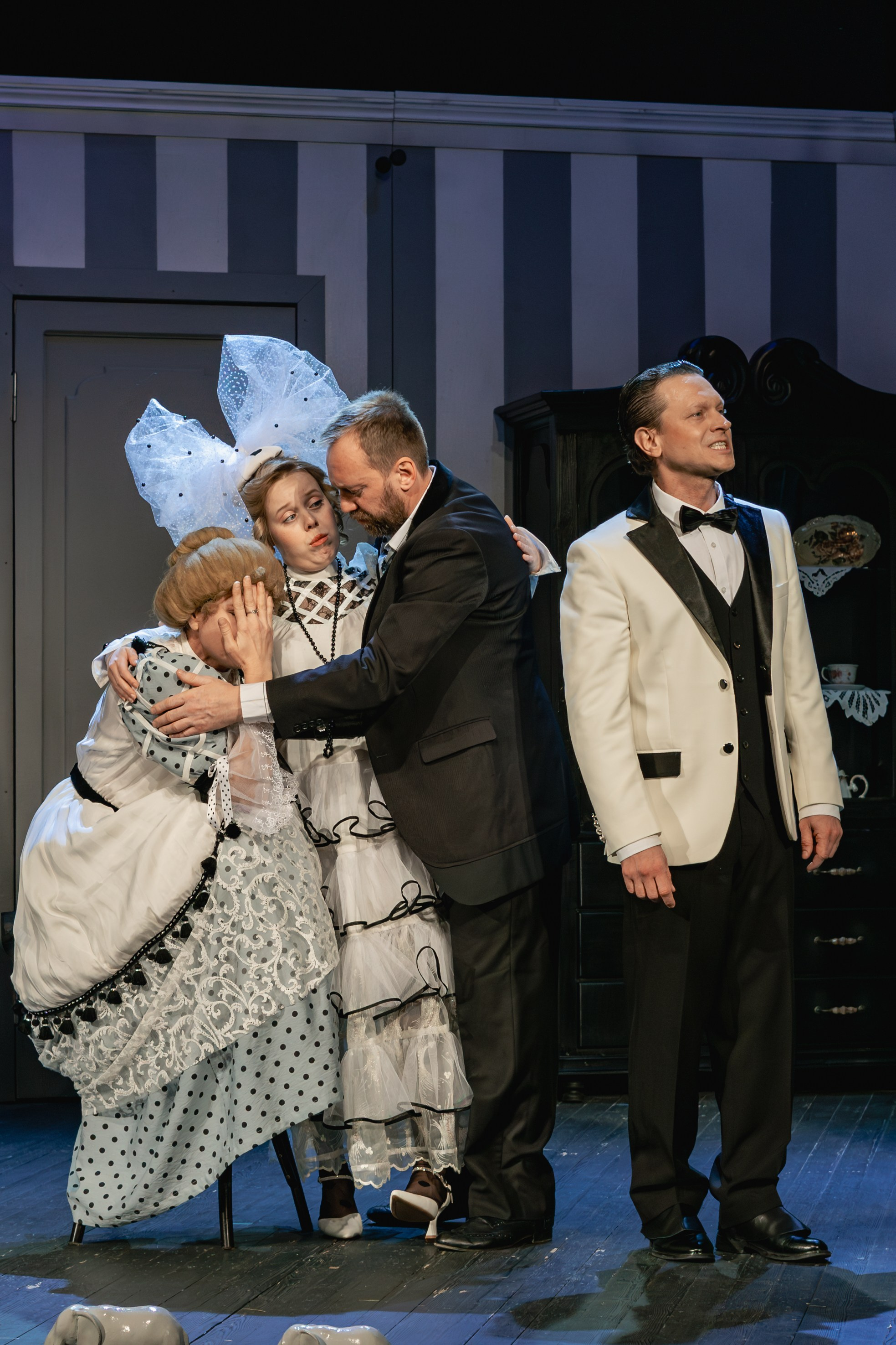 Театр Юного Зрителя «Две свадьбы». Фотограф Марк Файзулин