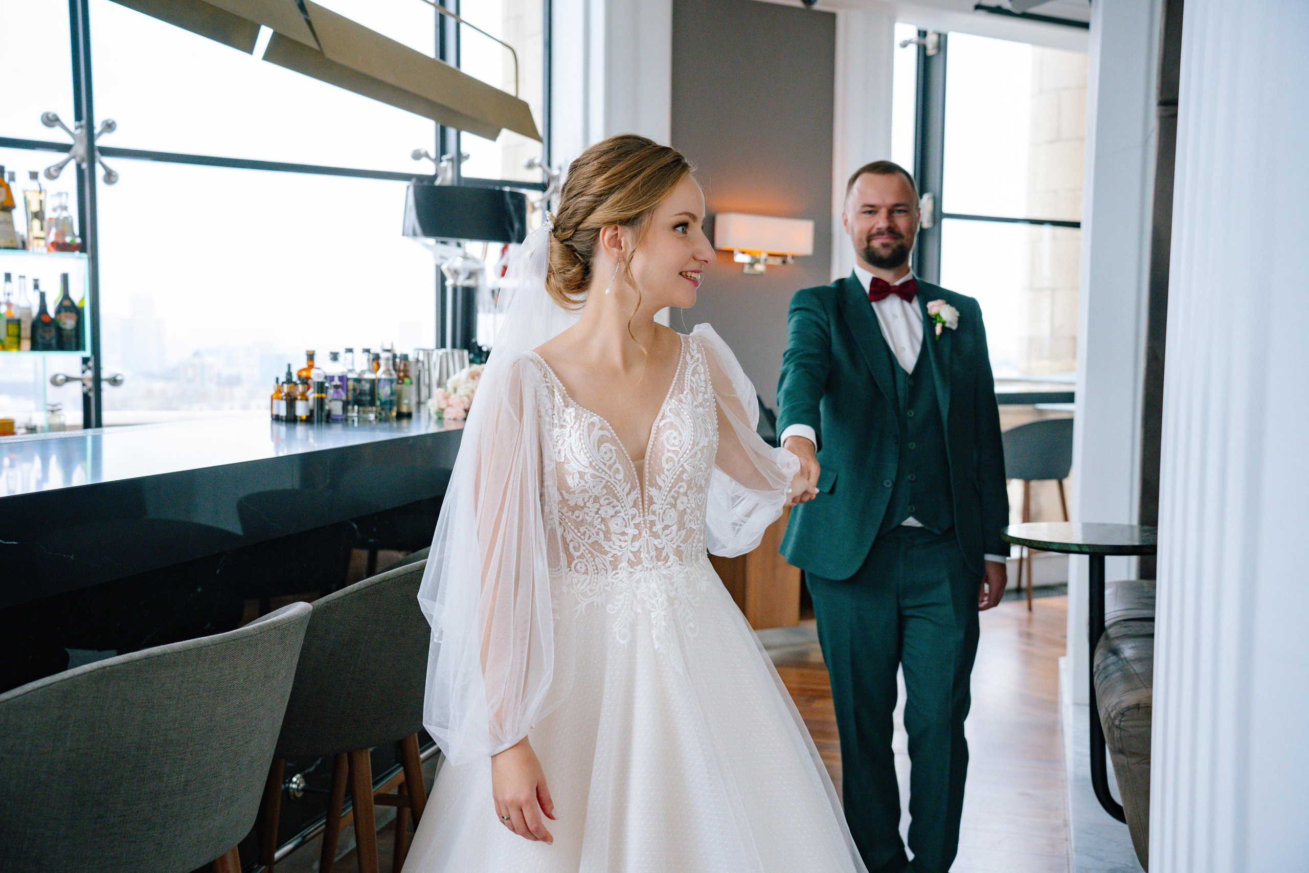 Свадебная фотосессия в ресторане BUONO (Бона) и Mercedes Bar (гостиница Украина)