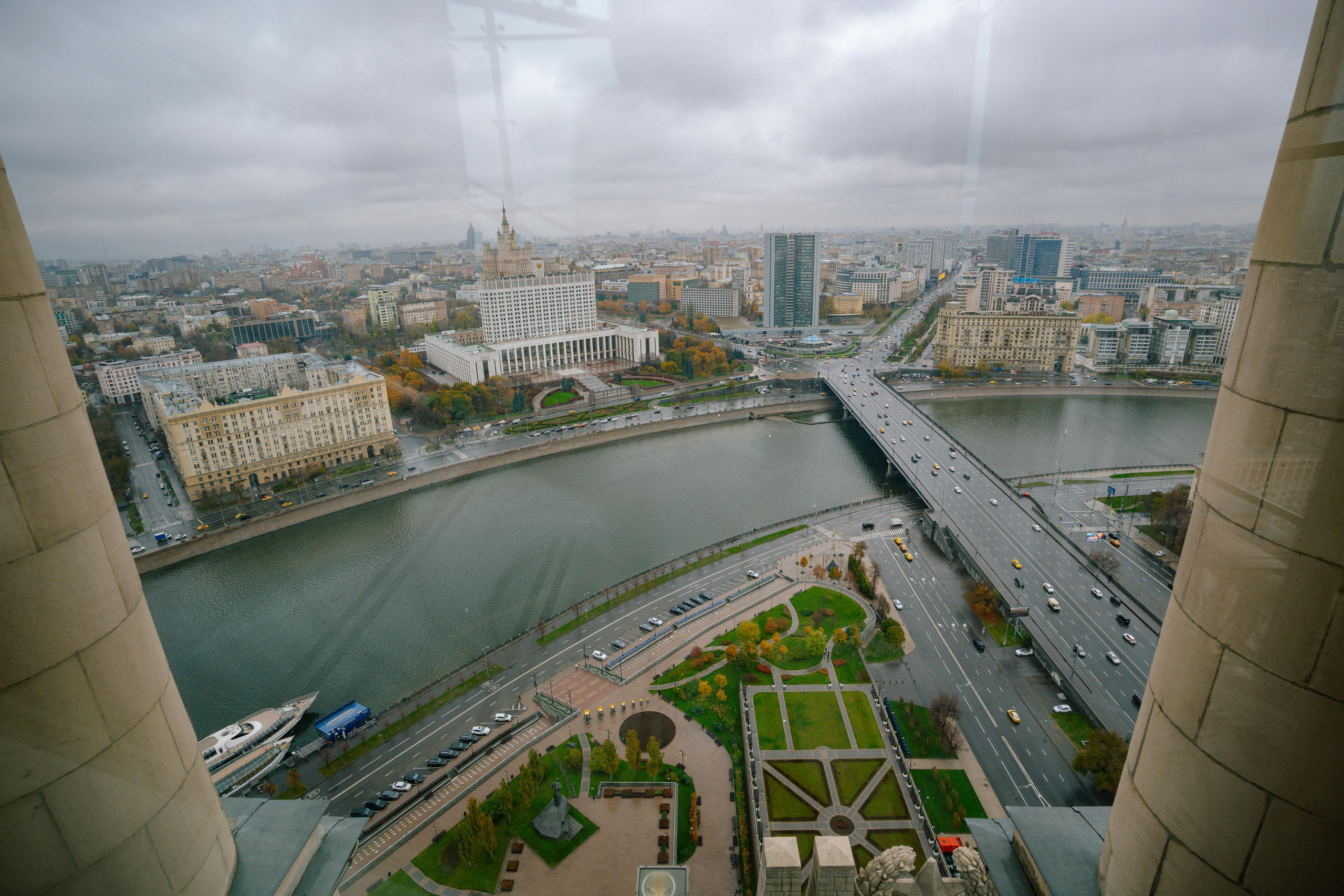 Свадебная фотосессия в ресторане BUONO (Бона) и Mercedes Bar (гостиница Украина)