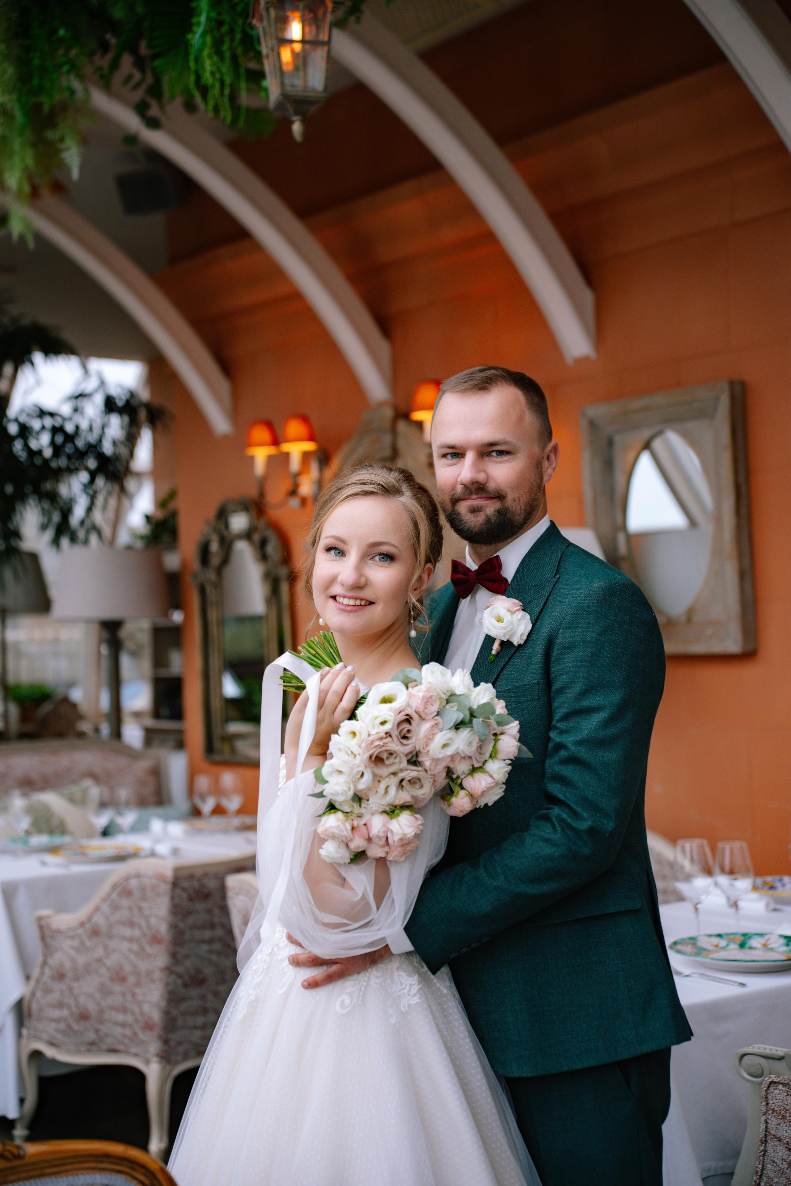 Свадебная фотосессия в ресторане BUONO (Бона) и Mercedes Bar (гостиница Украина)