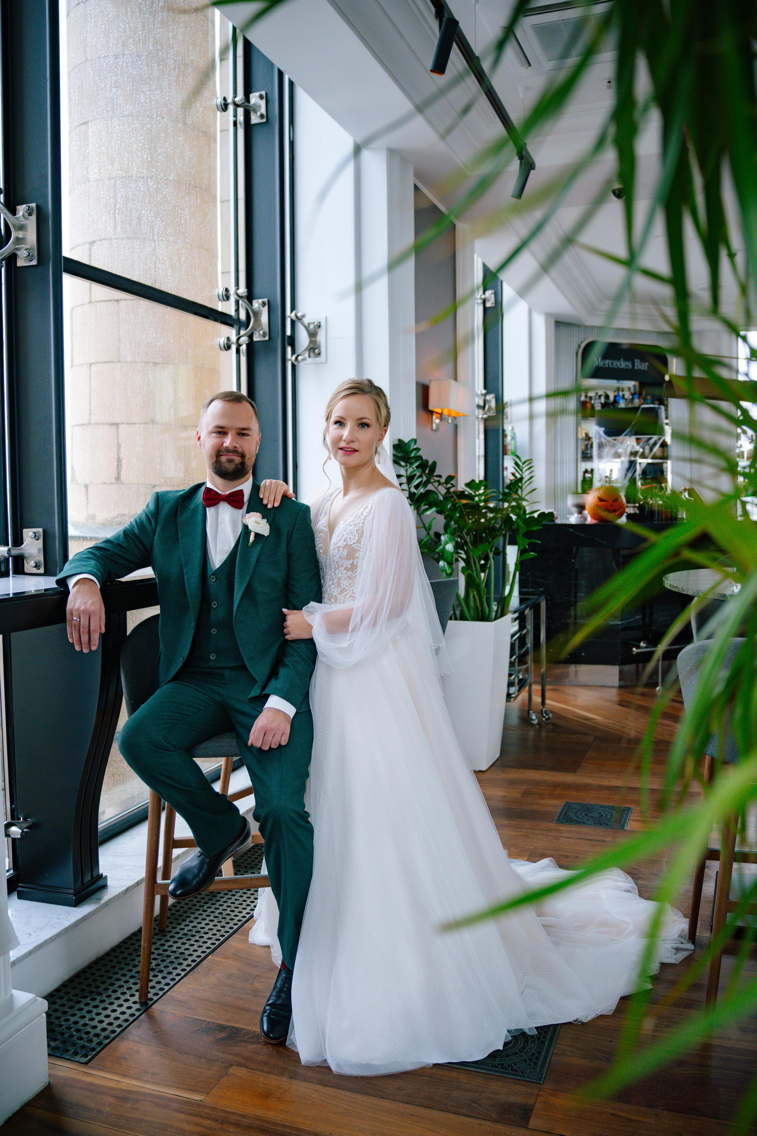 Свадебная фотосессия в ресторане BUONO (Бона) и Mercedes Bar (гостиница Украина)