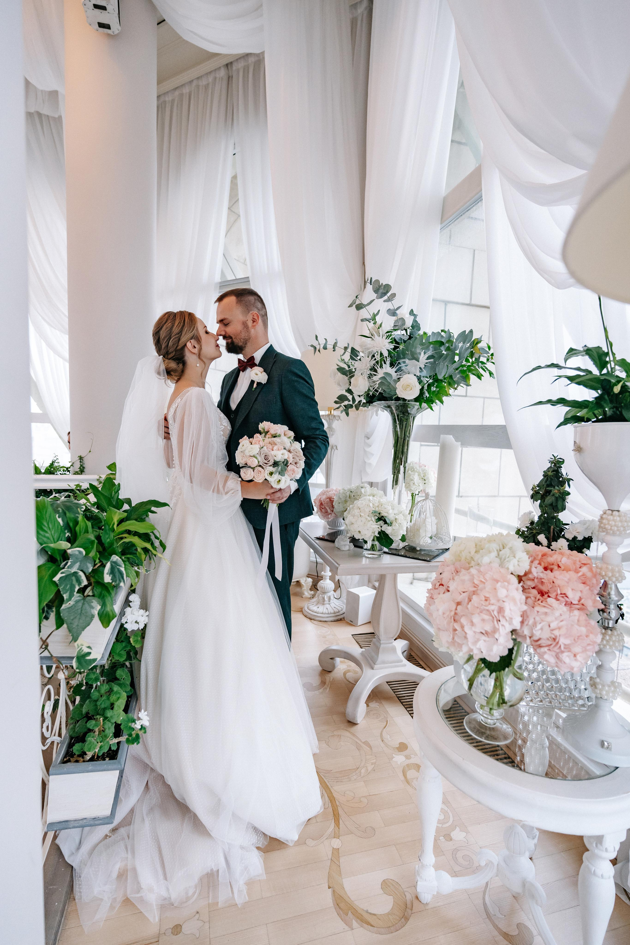 Свадебная фотосессия в ресторане Романтик (гостиница Украина)