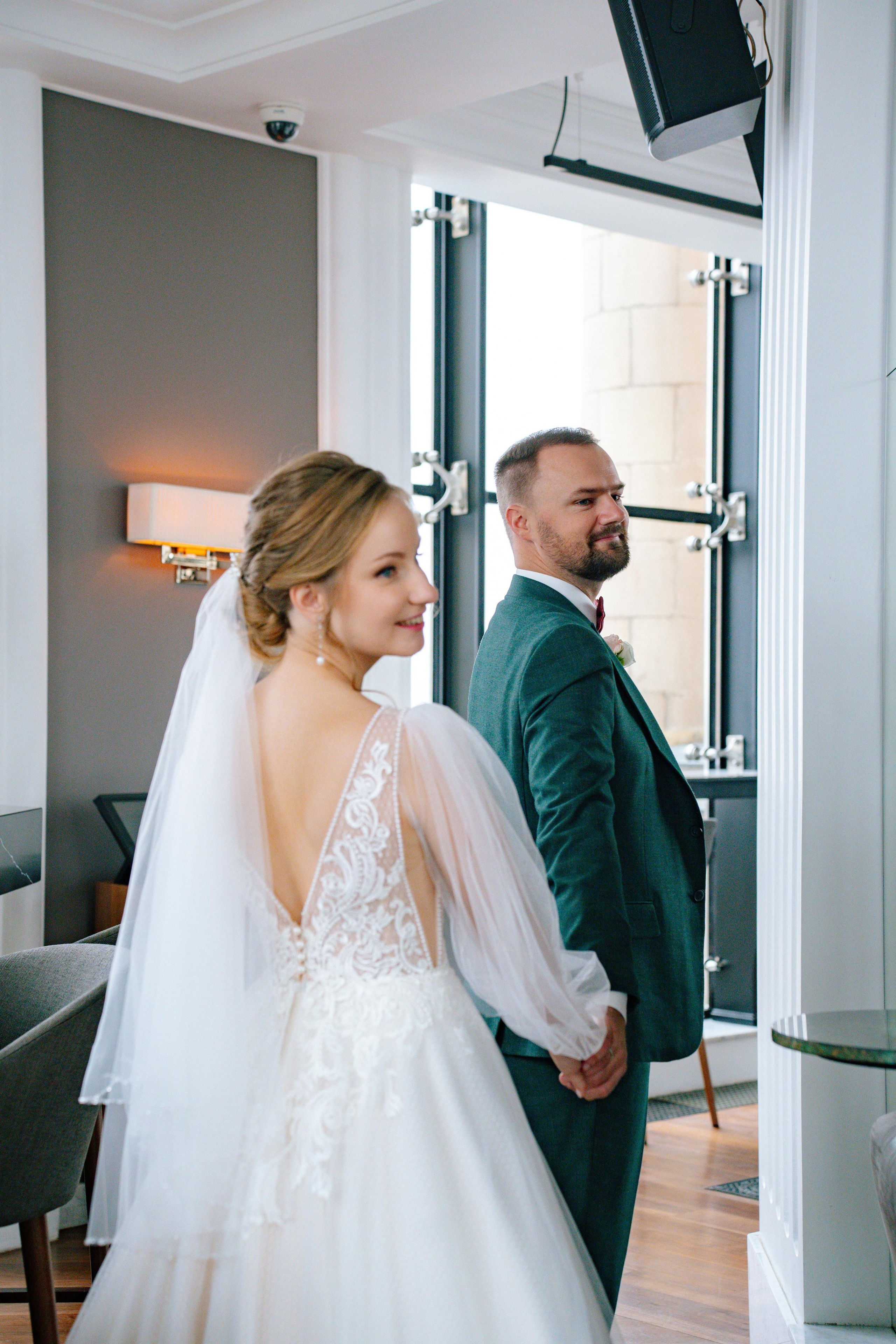 Свадебная фотосессия в ресторане BUONO (Бона) и Mercedes Bar (гостиница Украина)