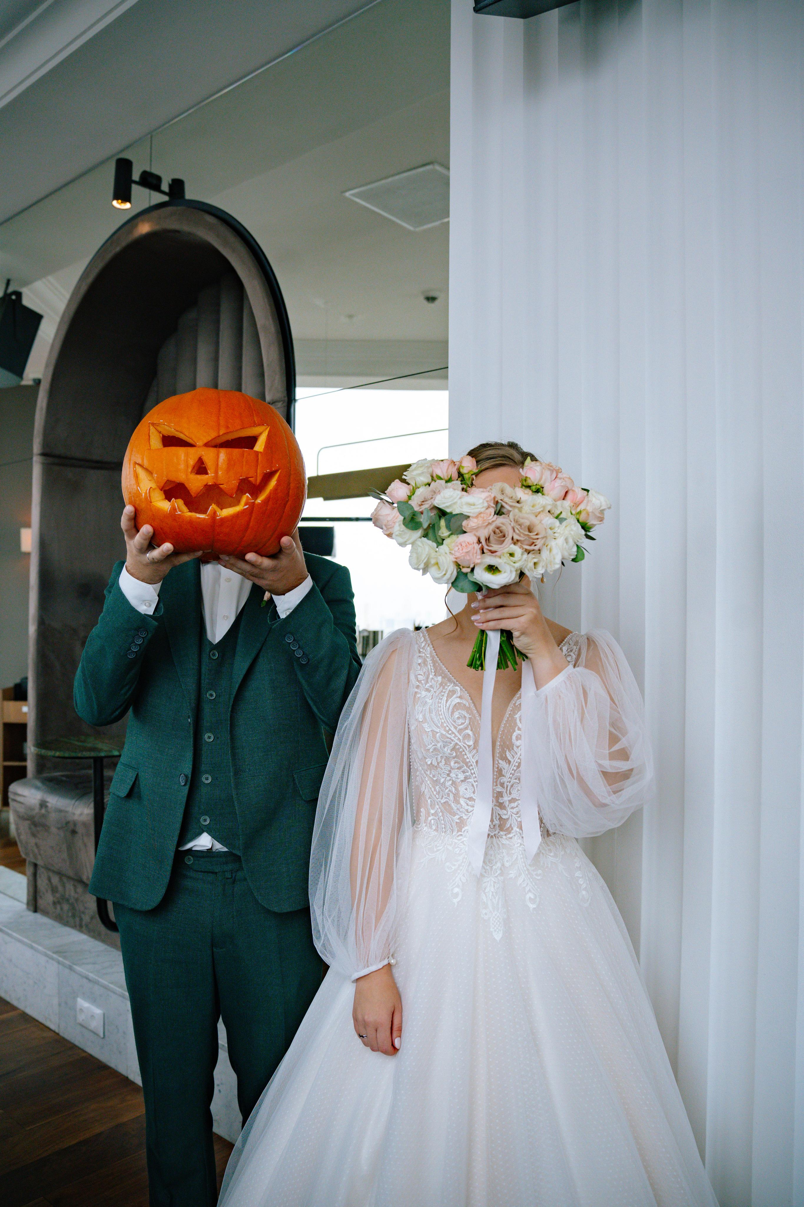 Свадебная фотосессия в ресторане BUONO (Бона) и Mercedes Bar (гостиница Украина)