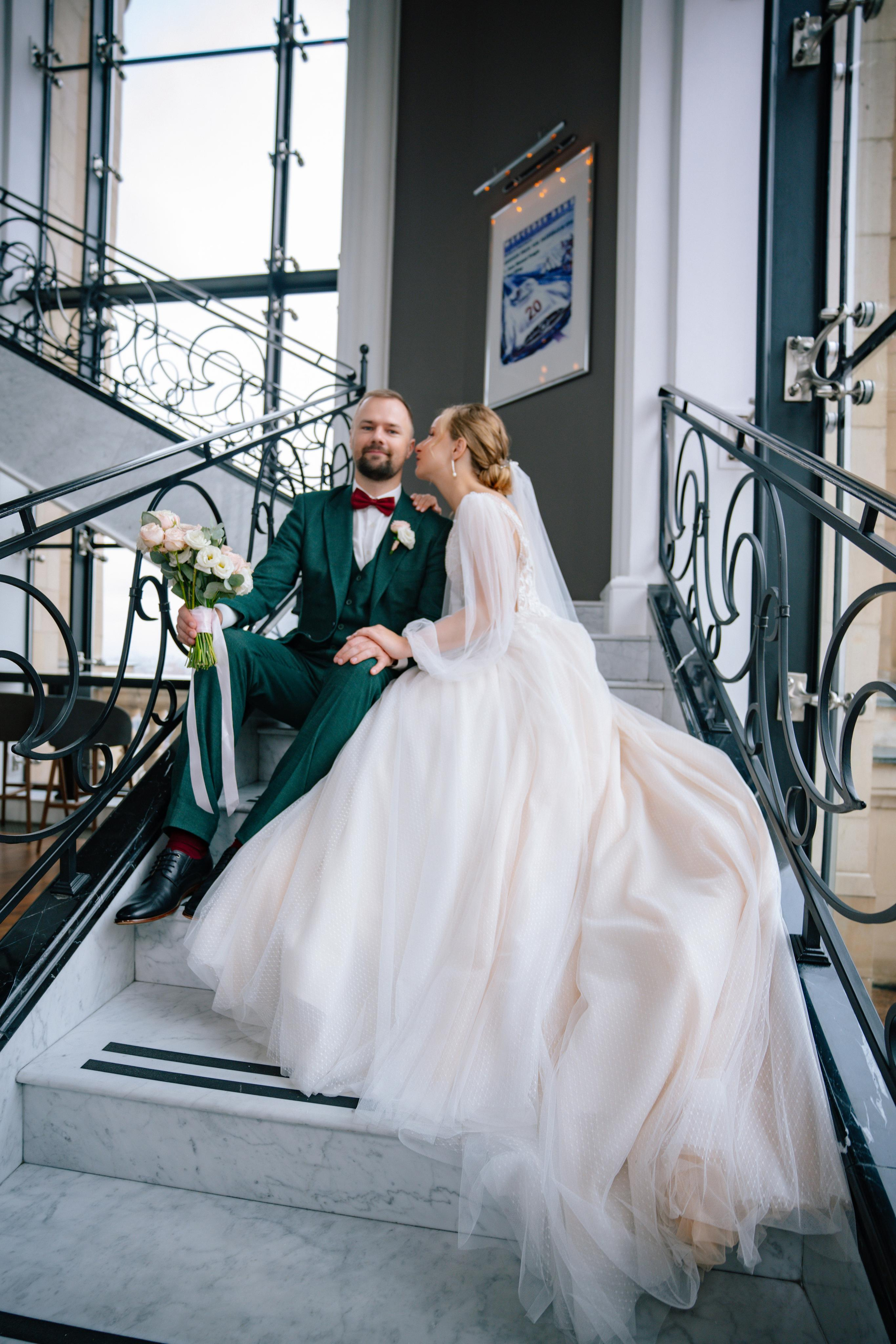 Свадебная фотосессия в ресторане BUONO (Бона) и Mercedes Bar (гостиница Украина)