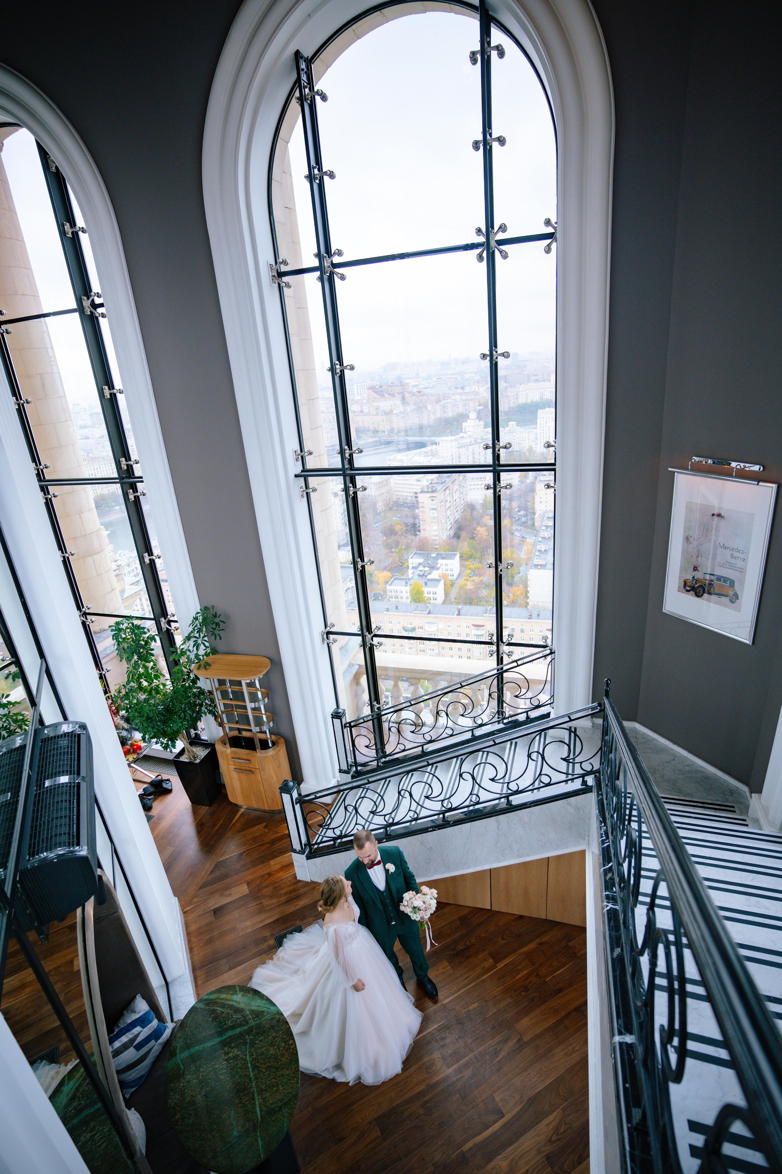 Свадебная фотосессия в ресторане BUONO (Бона) и Mercedes Bar (гостиница Украина)