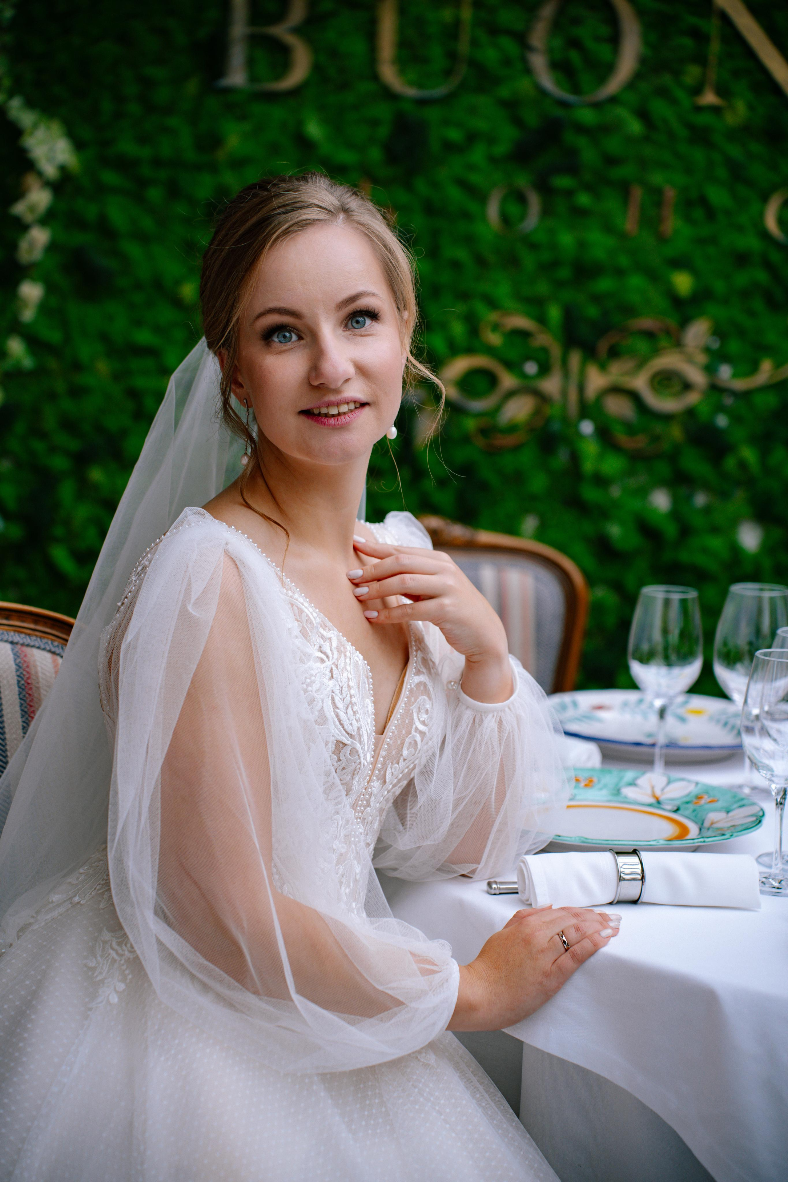 Свадебная фотосессия в ресторане BUONO (Бона) и Mercedes Bar (гостиница Украина)